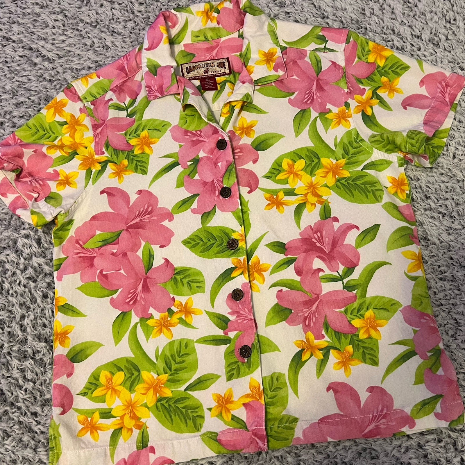 Caribbean Joe Women’s Vintage 100% Rayon Tropical Shirt, Coconut Buttons Size PM
