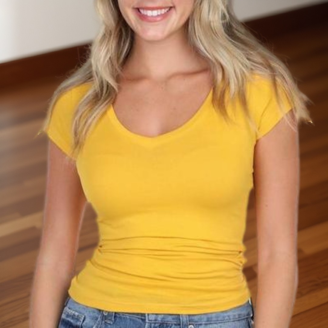 Aveto Juniors Solid V Neck Cap Sleeve T Shirt Top Golden Rod Size M NWT