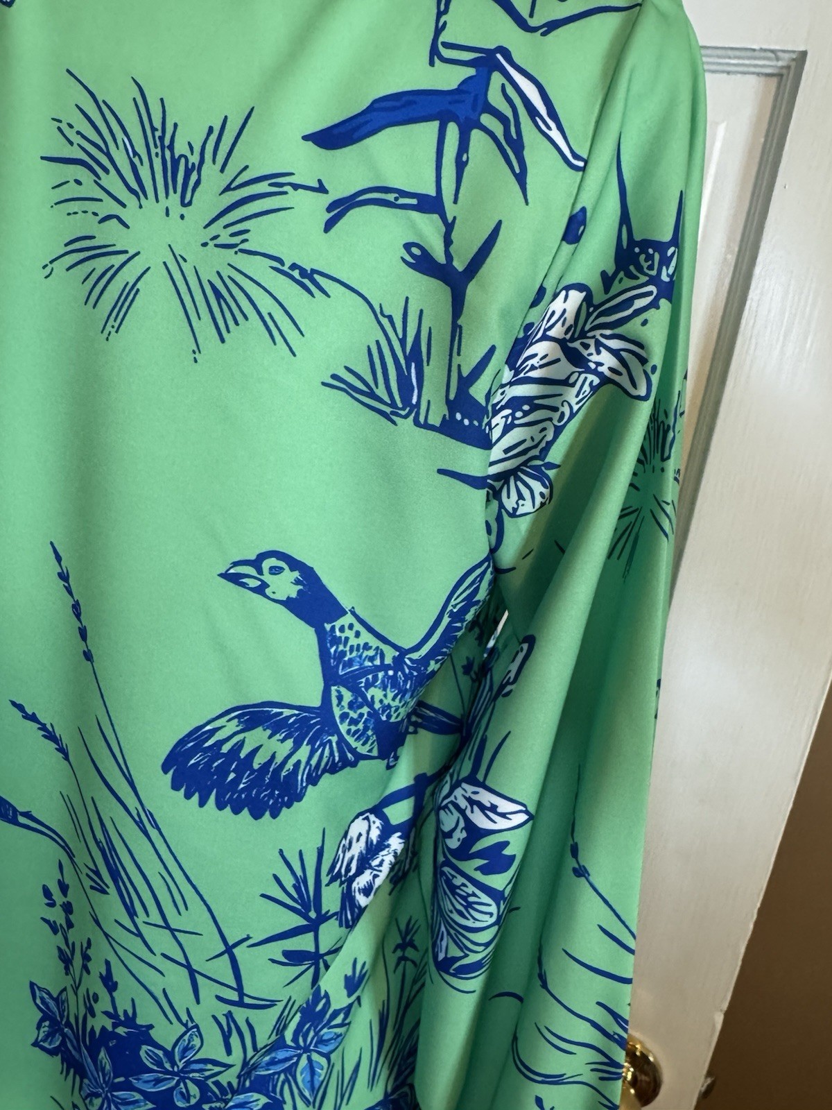 Women’s Green/blue Hunt Scene Blouse Medium Ruffles Long Sleeve NWOT