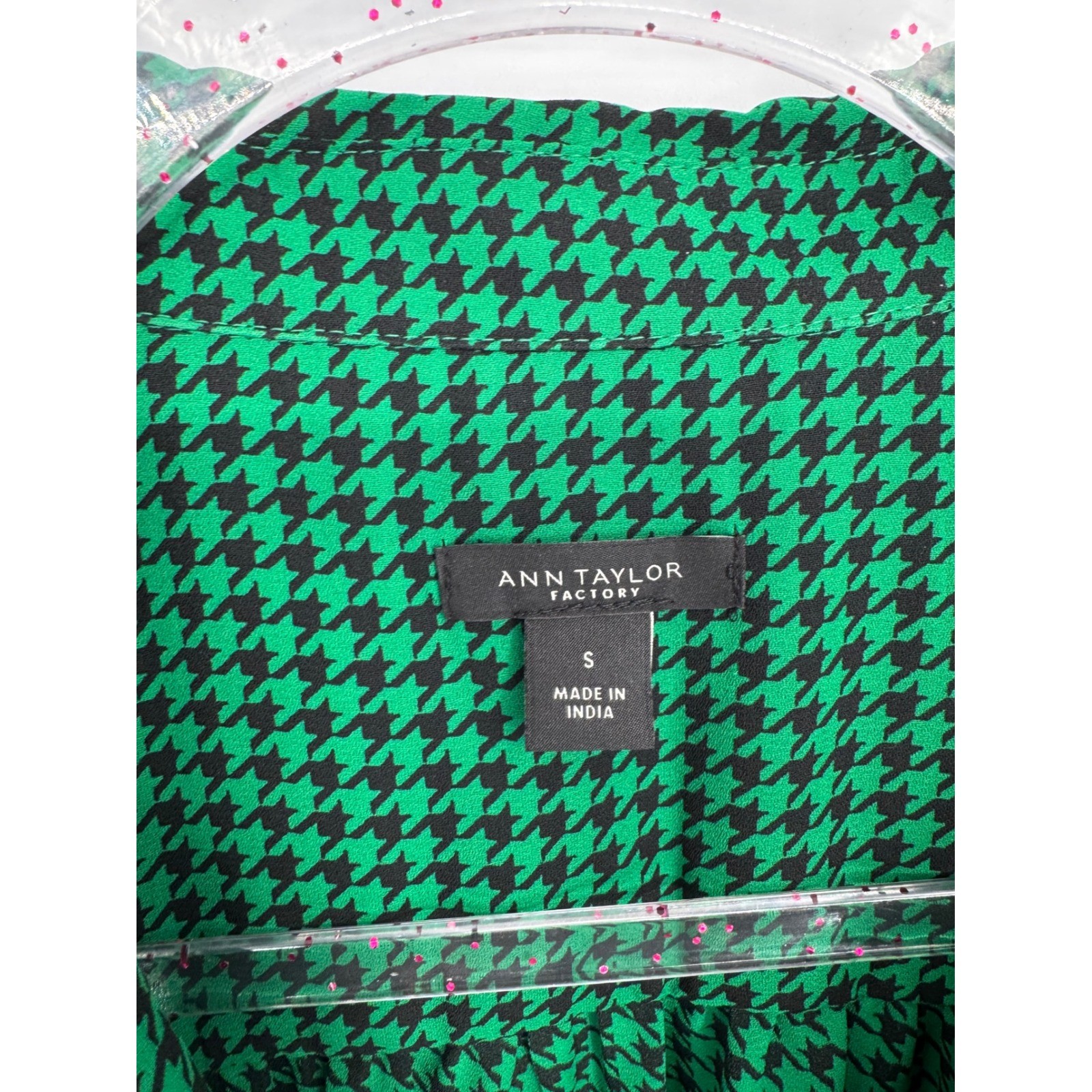 Ann Taylor Factory Green Black Houndstooth Button Down Blouse Sz Small V-Neck