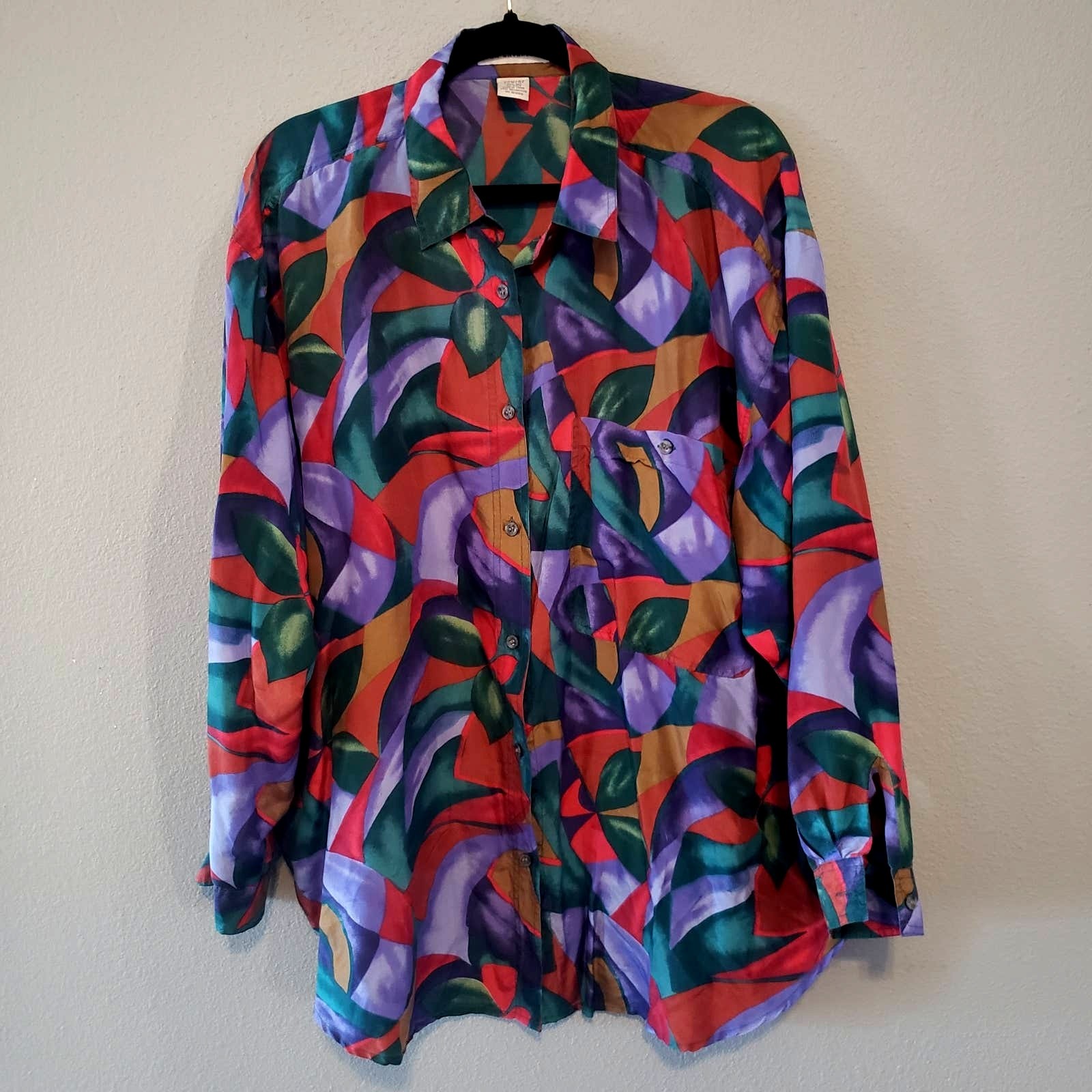 High Advantage silk 22W Multi color long sleeve button up top