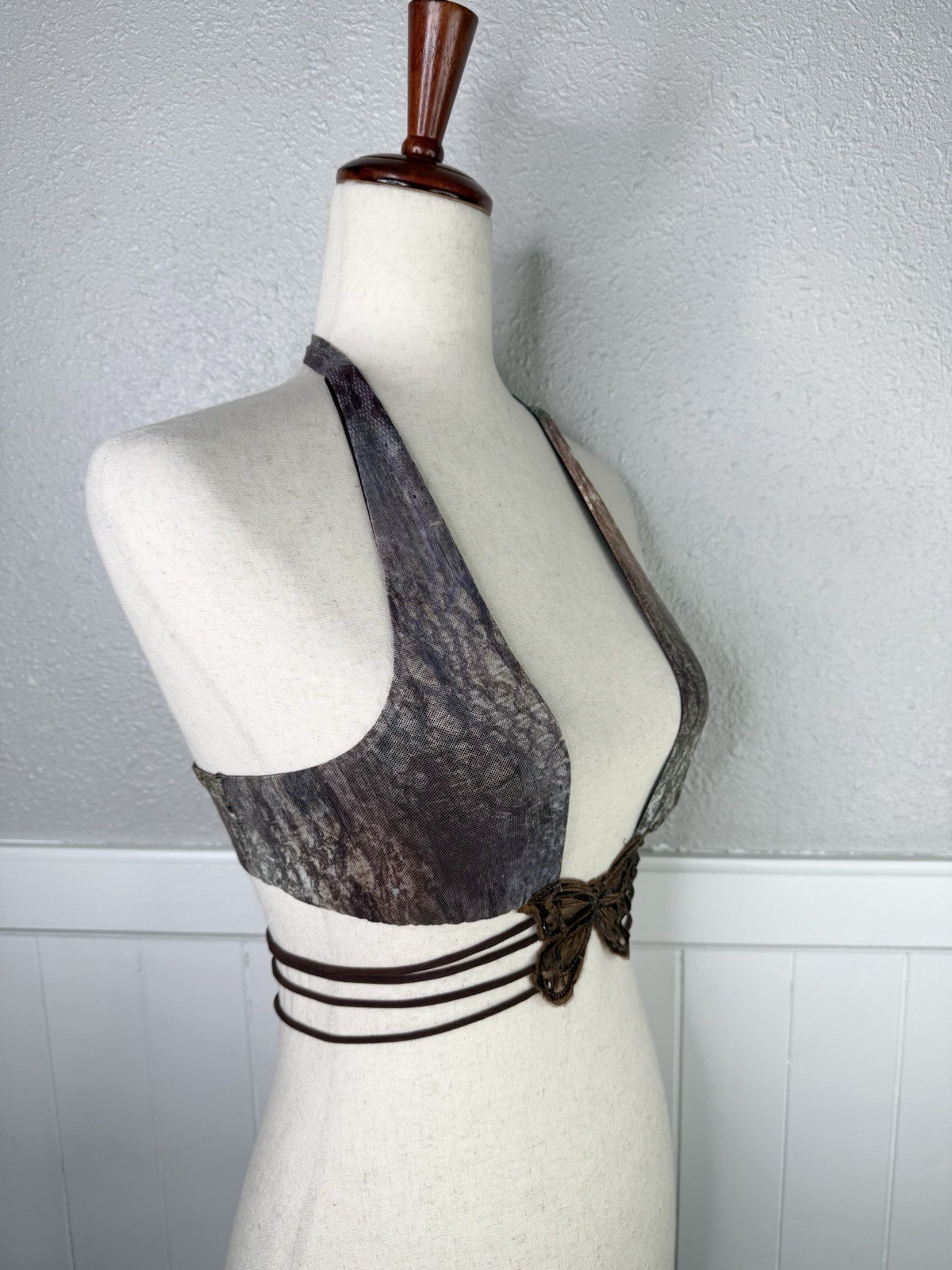Outcast Kendrick Top Midnight Reflections Halter Small Butterfly Festival Race