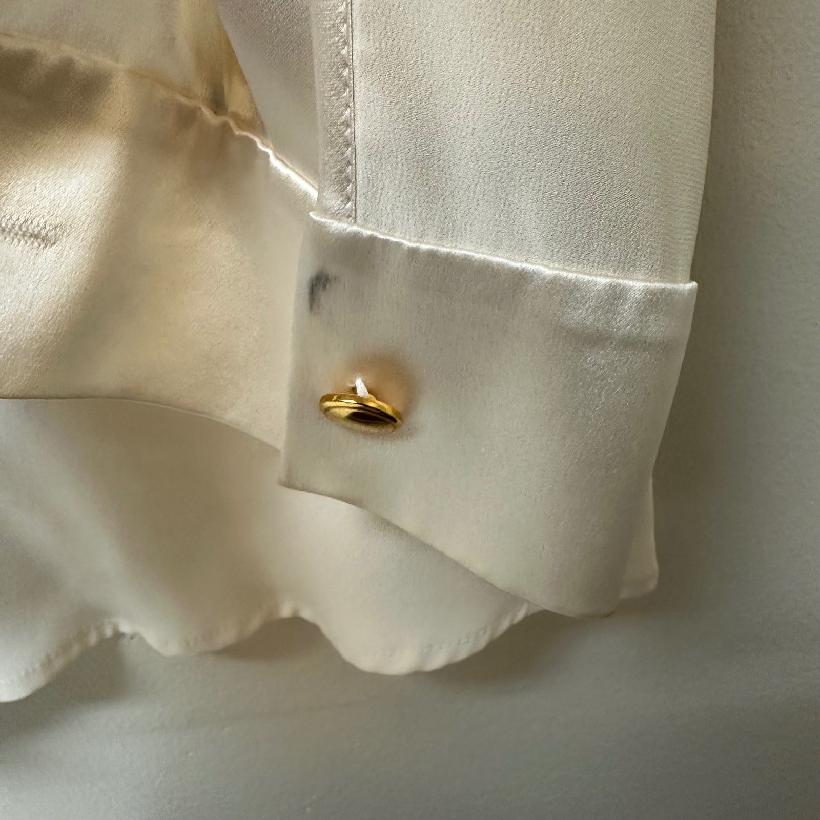 Vintage St John Silk Satin Crepe Blouse Gold Chain Detail Size 8 NEW *FLAW