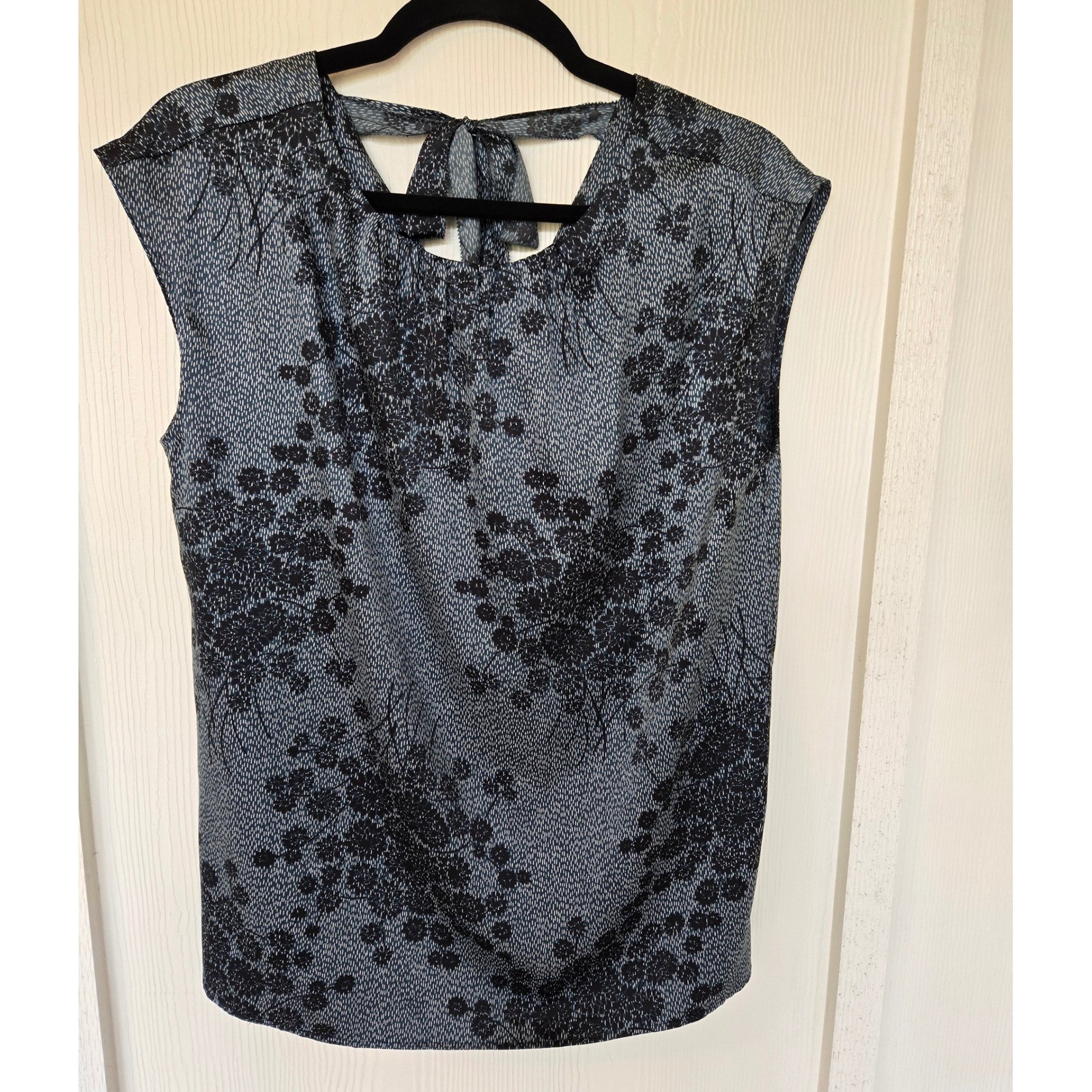 Ann Taylor Factory Floral Tie Back Sleeveless Blouse Top S Business Chic Office