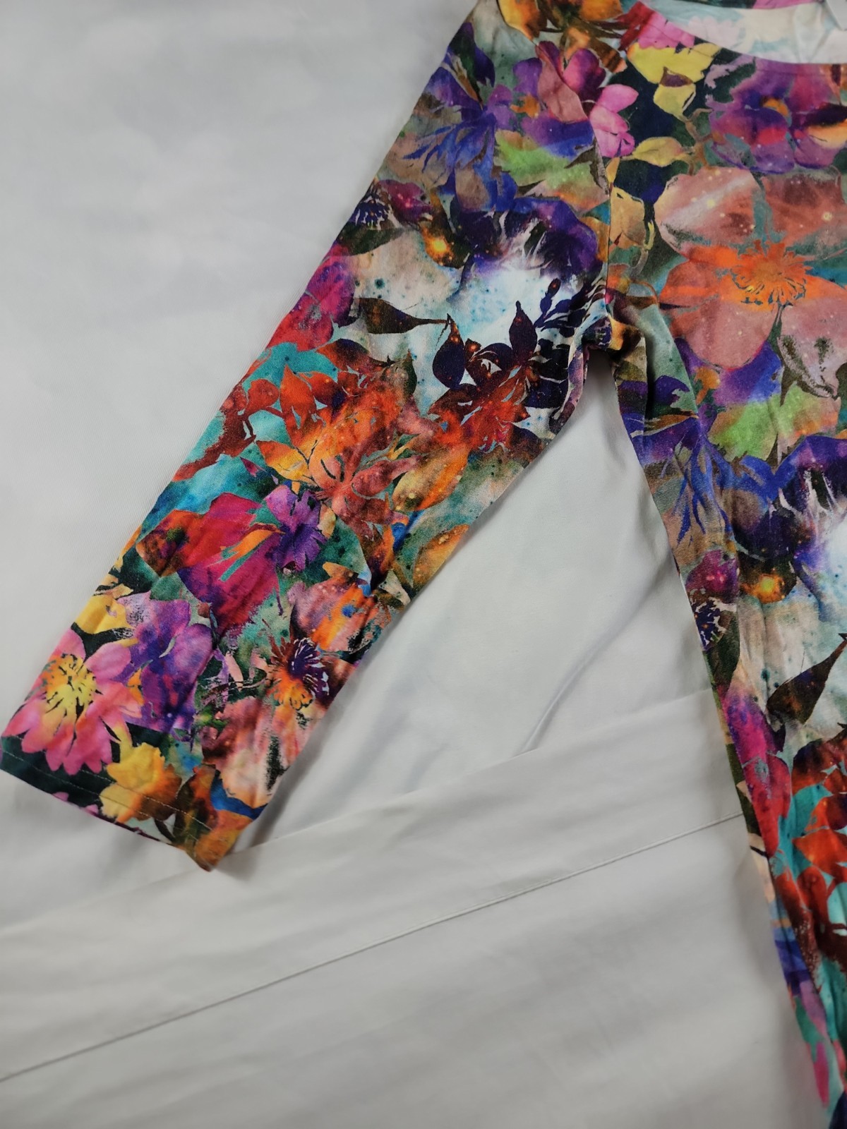 Peck&Peck M Artistic Watercolor Floral Tunic – Vibrant Jewel-Tone Stretch Top