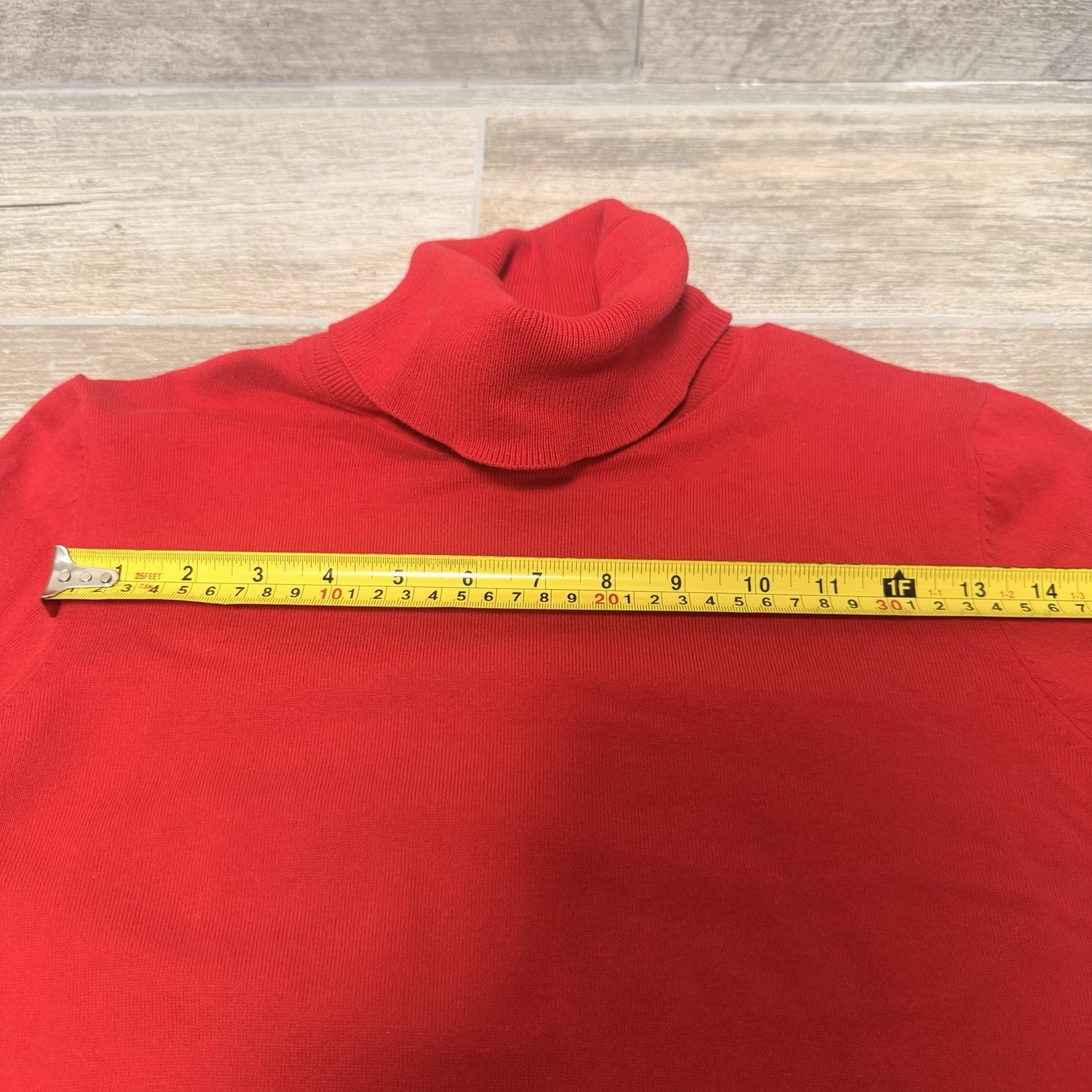 Women’s Tommy Hilfinger Red Turtleneck Size Medium Made In Cambodia