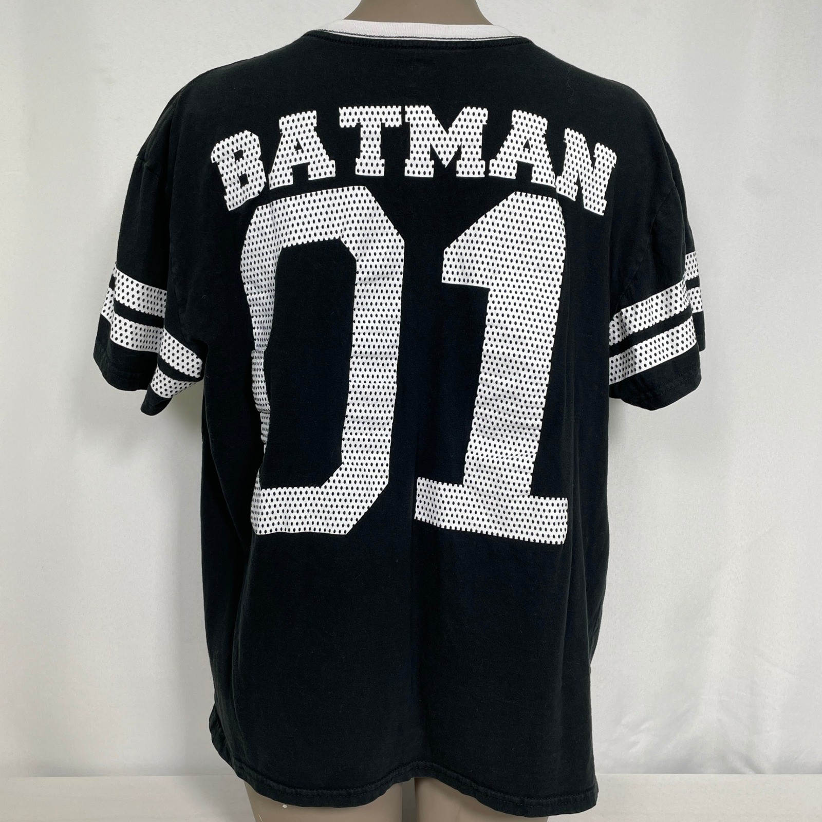 Batman #01 DC Comics Black White 2 Sided Football Style T-Shirt Women’s XL