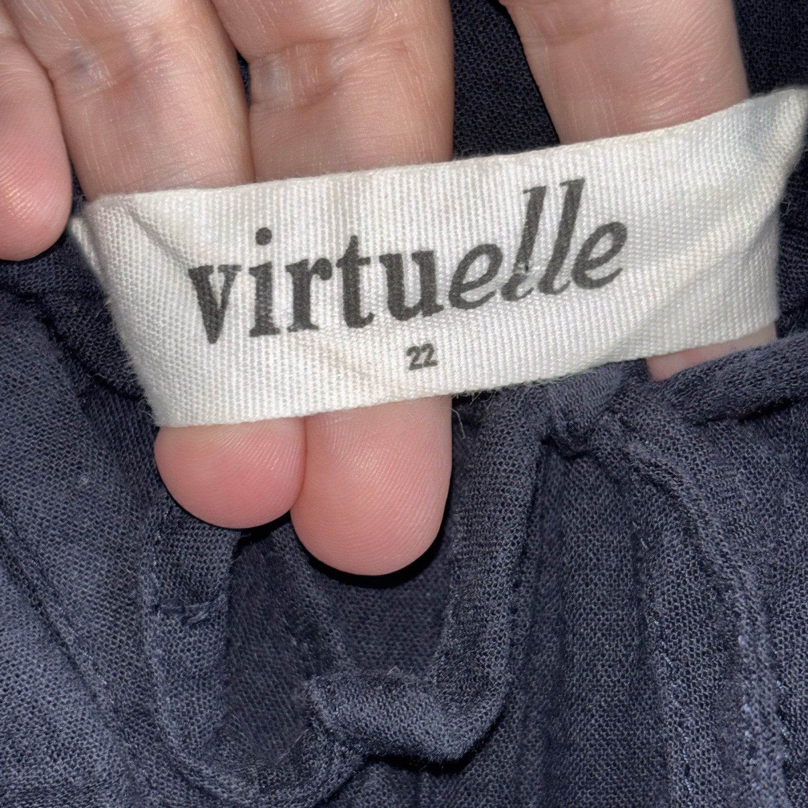 Virtuelle Floaty Navy Blue Top Size 22 cheesecloth plus flutter sleeve
