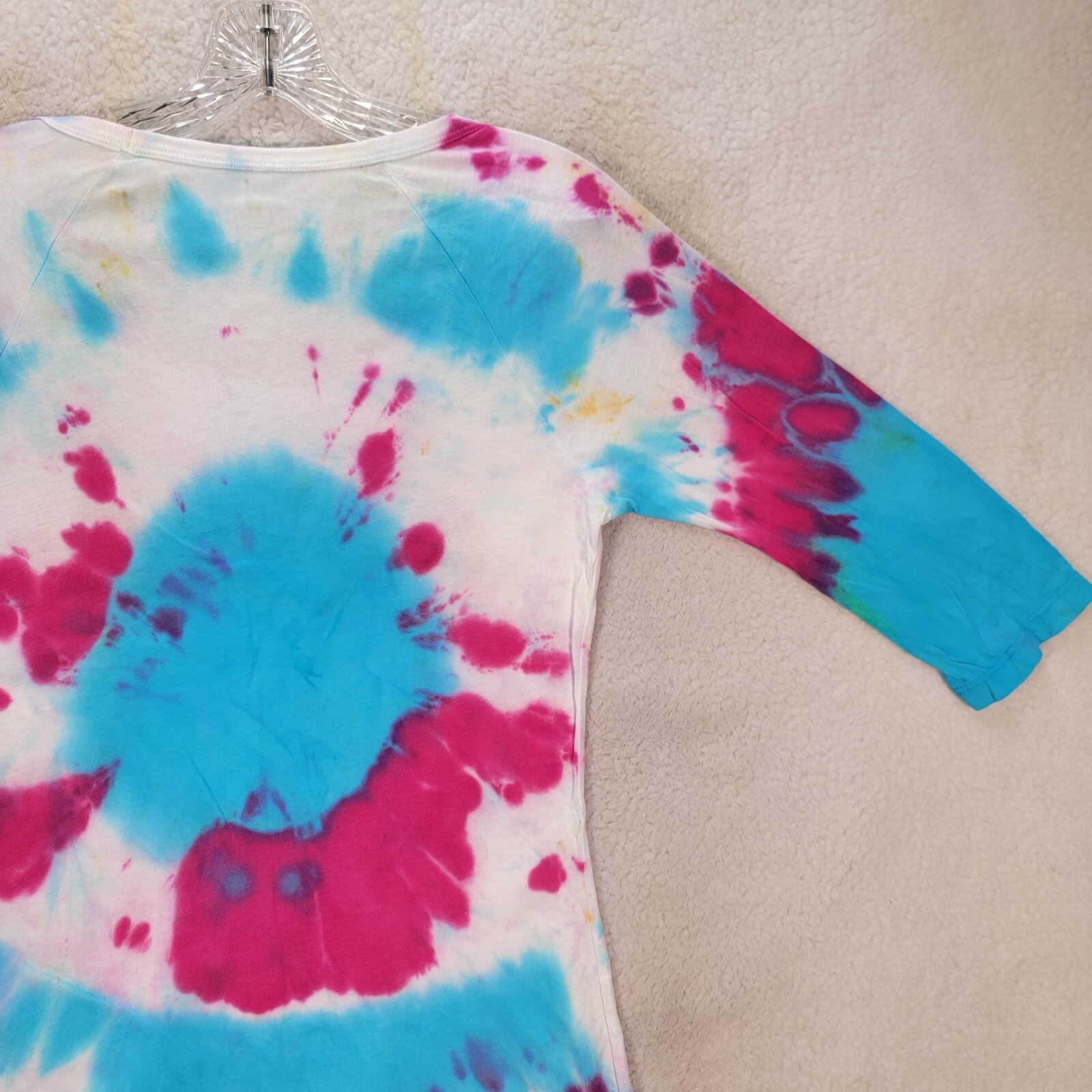 Its Out of LA Magenta Tie Dye Graphic Tee Scoop Neck Extra Slim T Shirt Size M