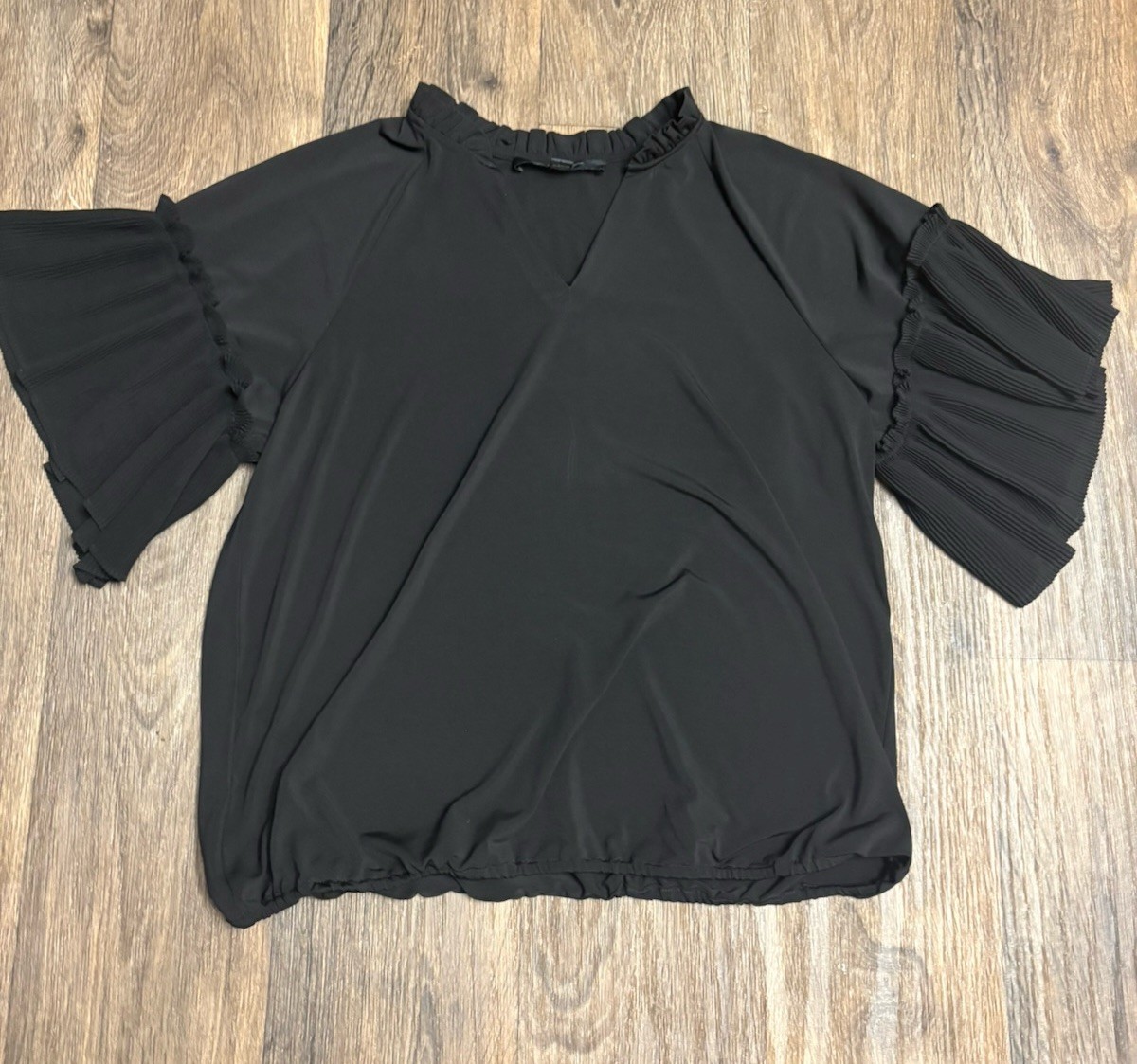 Marc New York Women’s Black Blouse Ruffle V Neck Size M