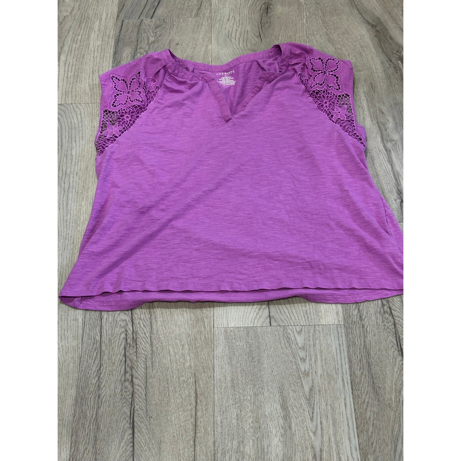 Talbots Orchid Purple Knit Top Split V-Neck Floral Crochet Lace Shoulder