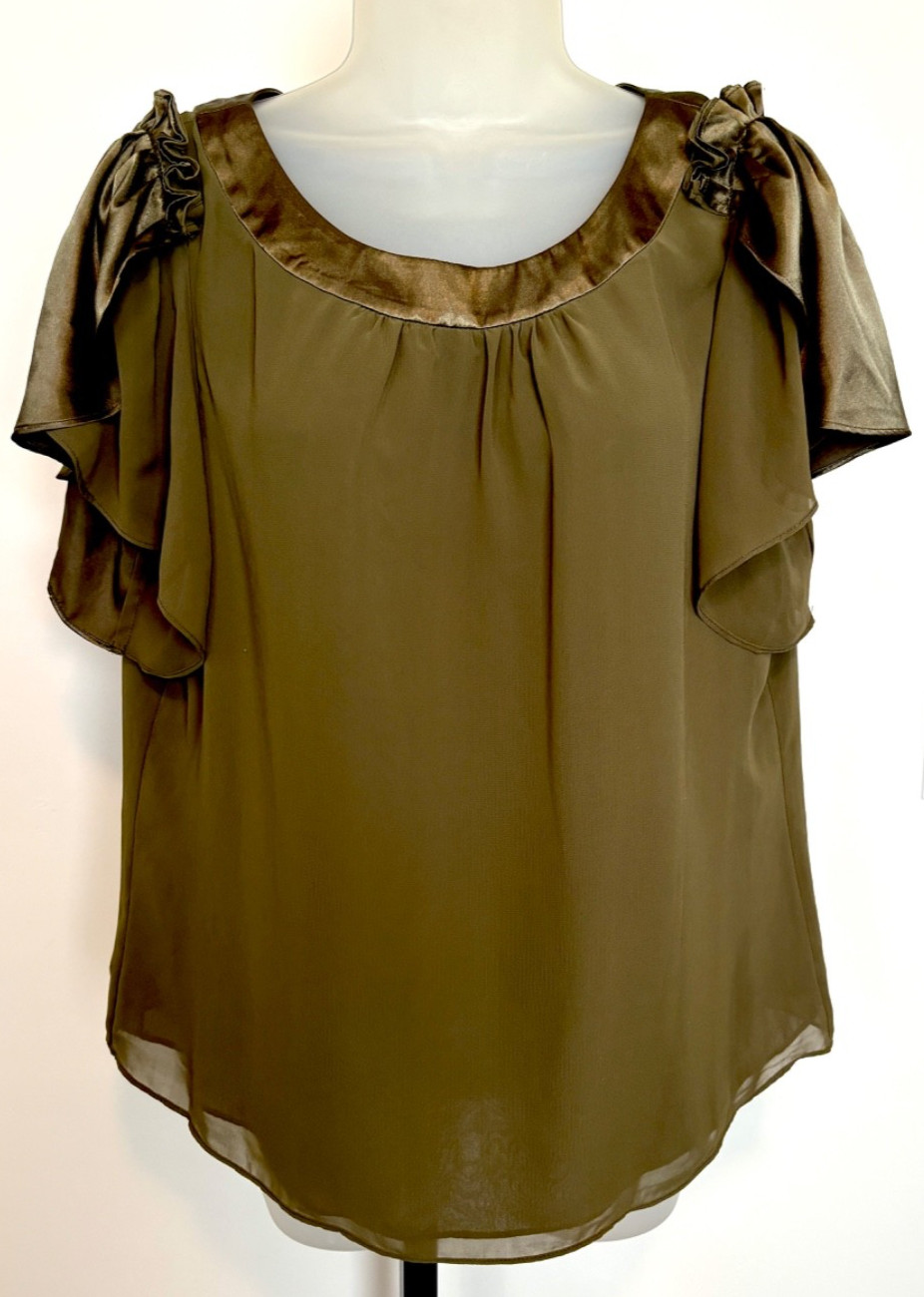 Nine West Blouse Flutter Sleeve Forest Green Chiffon Layers Satin Neck Trim Sz L