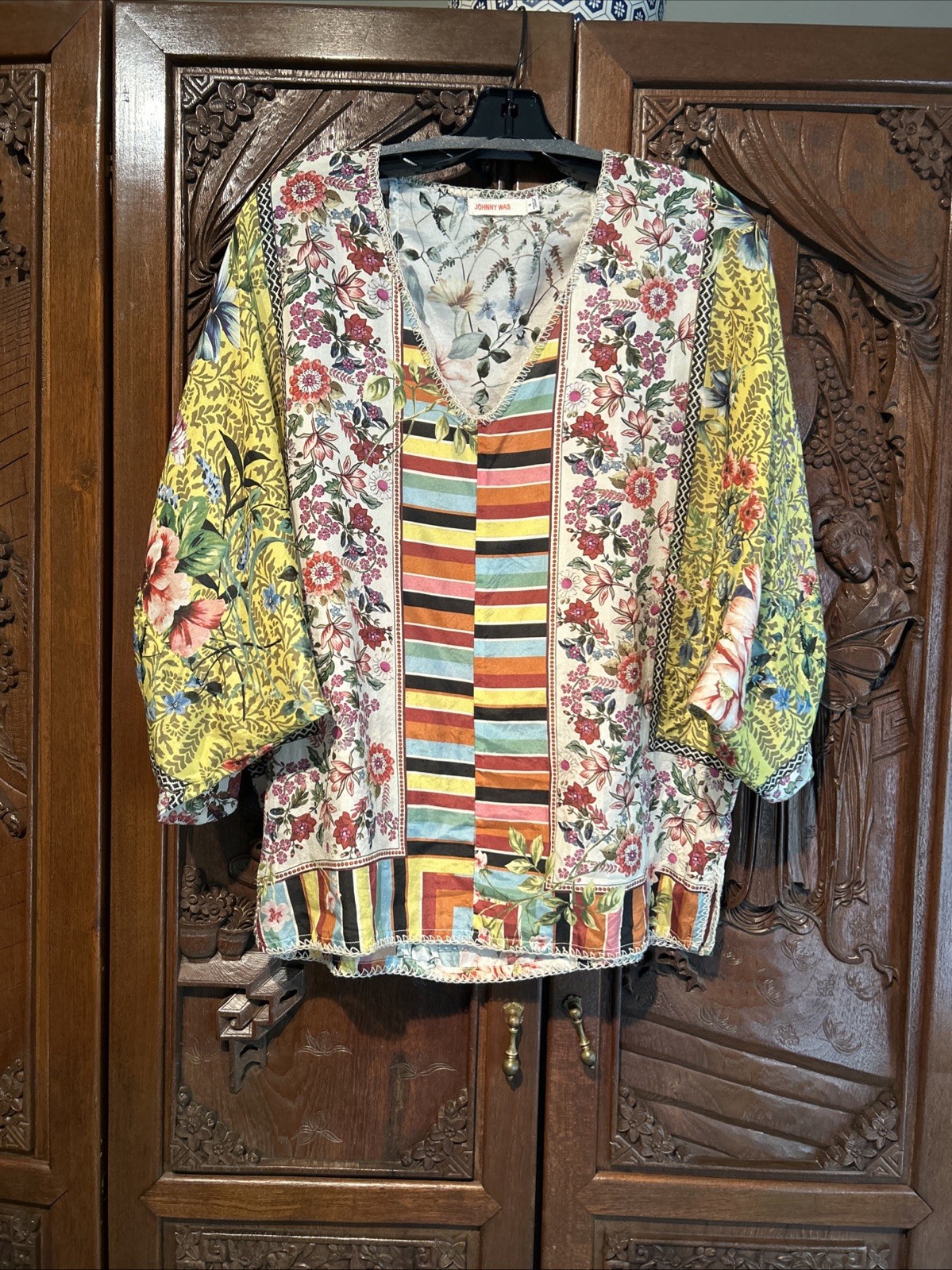Johnny Was 100% Silk Patchwork Floral and Striped V-Neck Tunic Top size Small