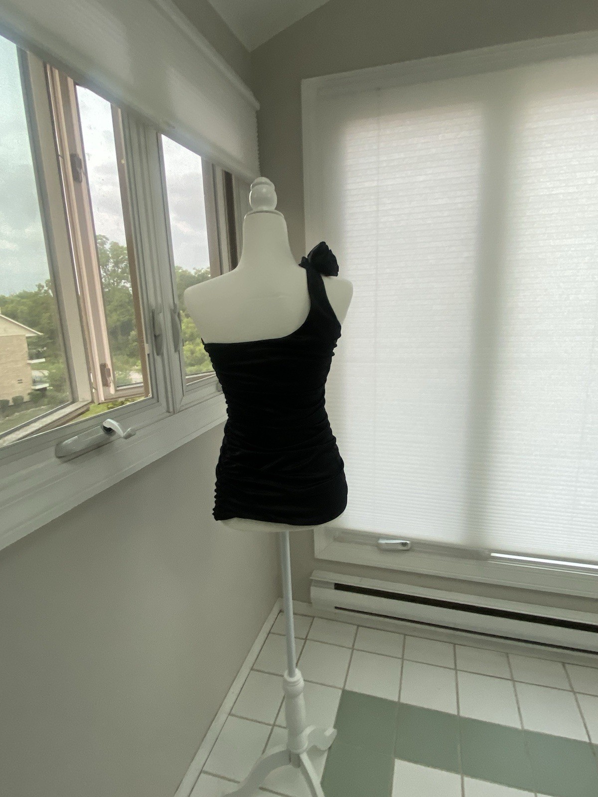 Windsor Black One-Shoulder Ruched Ruffle Satin Polyester Sleeveless Top S