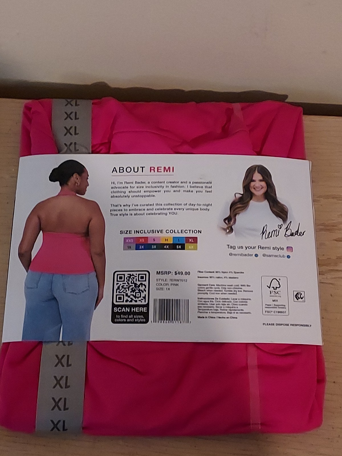 Edited by Remi Bader Women’s Stretch Fitted Halter Top Size 1X MSRP $49