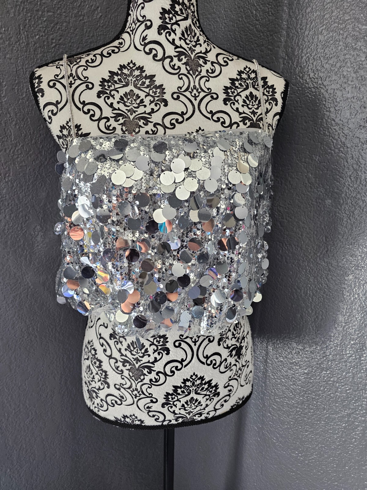 Women’s Thirty Thirty LA Crop Sequin Blouse Sexy Silver Straps Size Large Gray