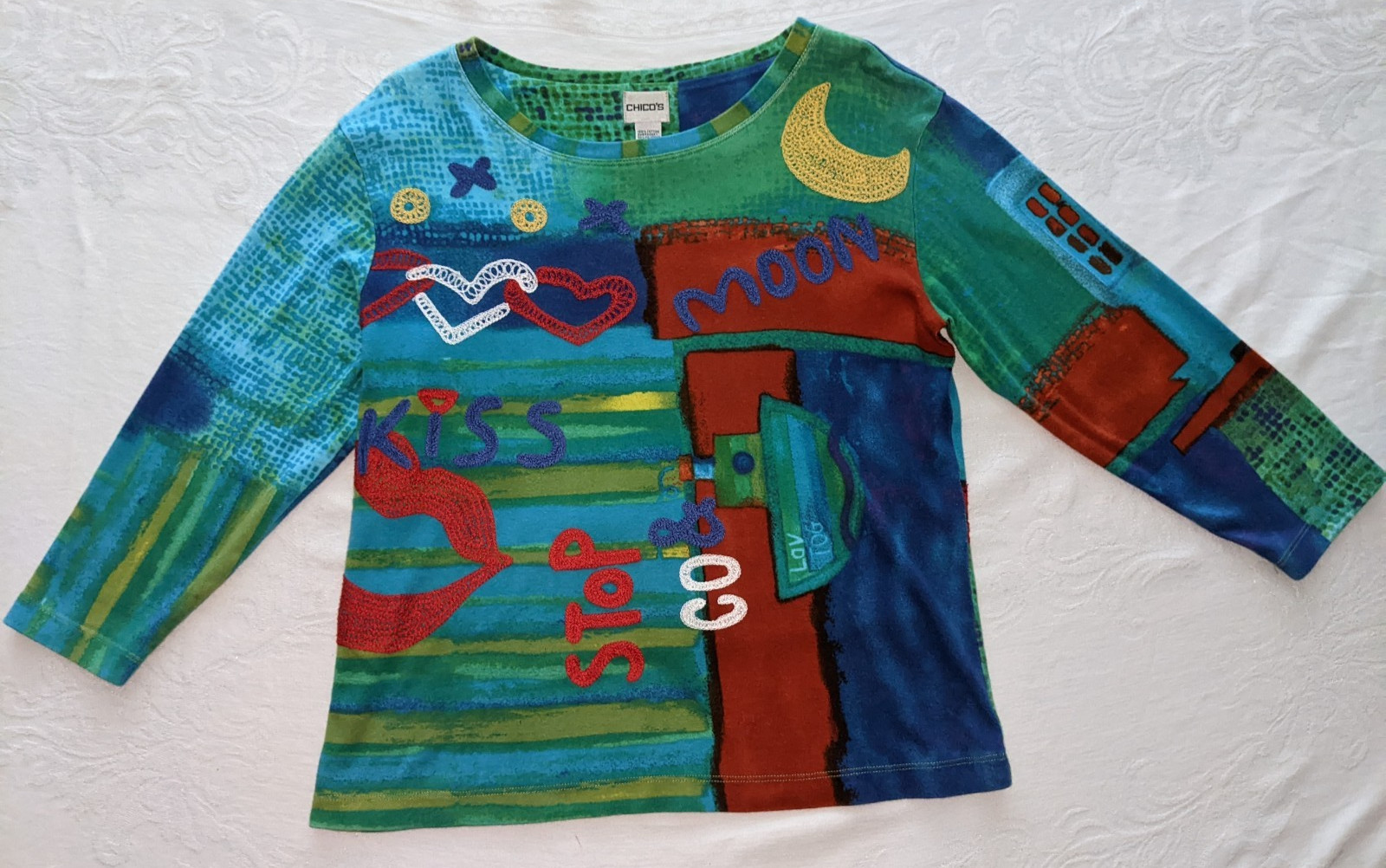 Chico Pullover Top Size 2 Large Abstract Word Art Top Colorful Love Theme RARE