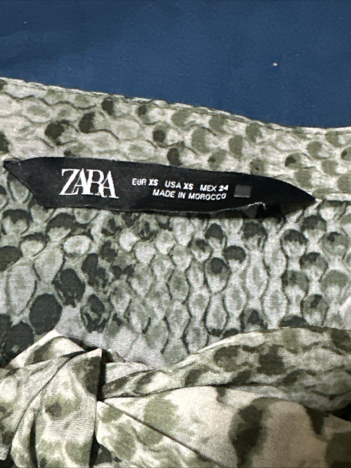 Zara Women’s XS Snake Print Sheer Blouse W Tie Neck Lightweight Animal Print