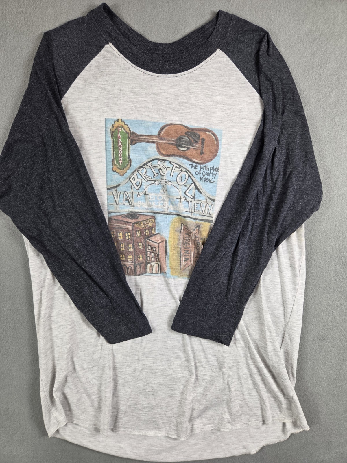Country Music Bristol VA TN Big Graphic Guitar Long Sleeve T Shirt Women’s Large