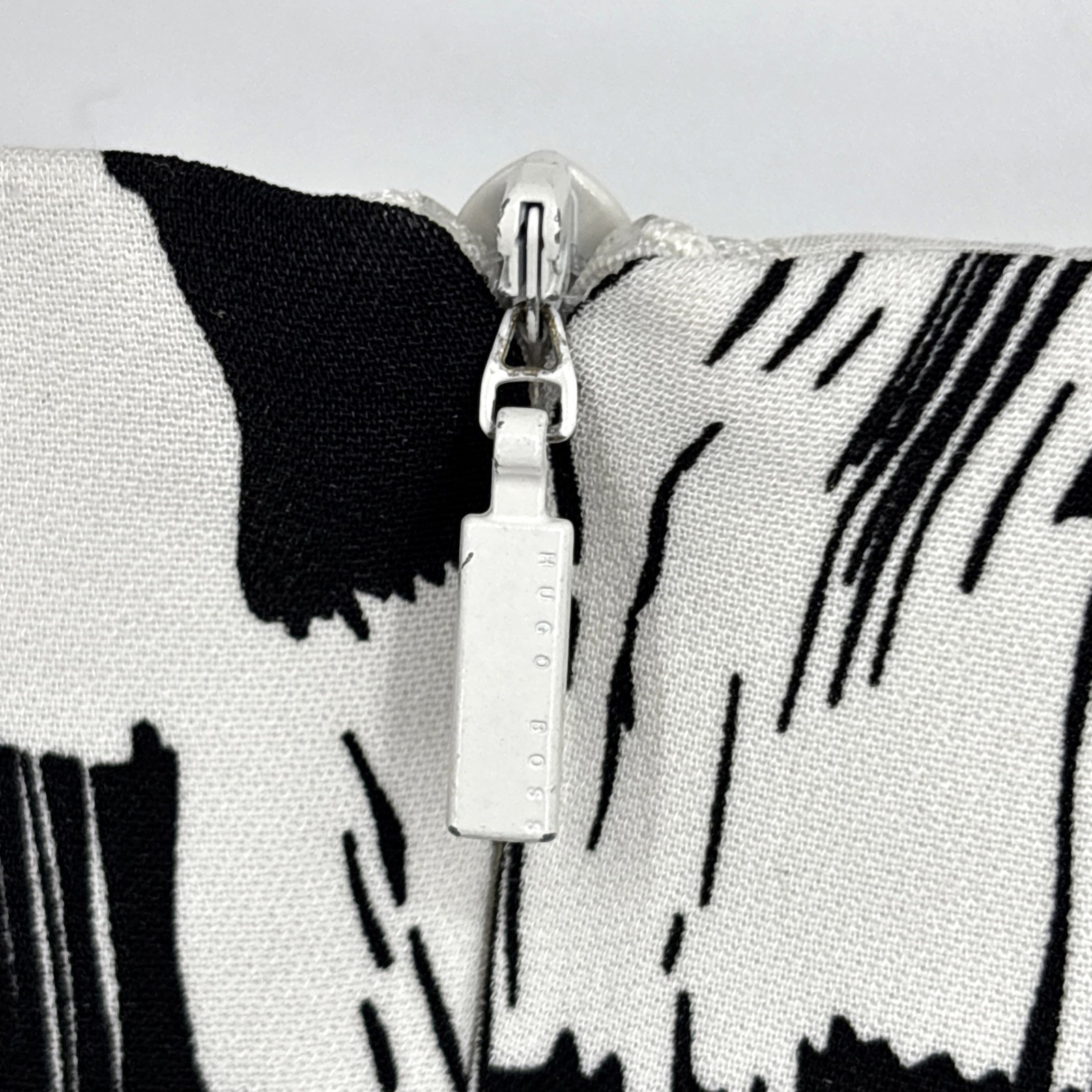 BOSS Hugo Boss Shirt Womens Black White Abstract Short Sleeve Peplum Zip Back 4