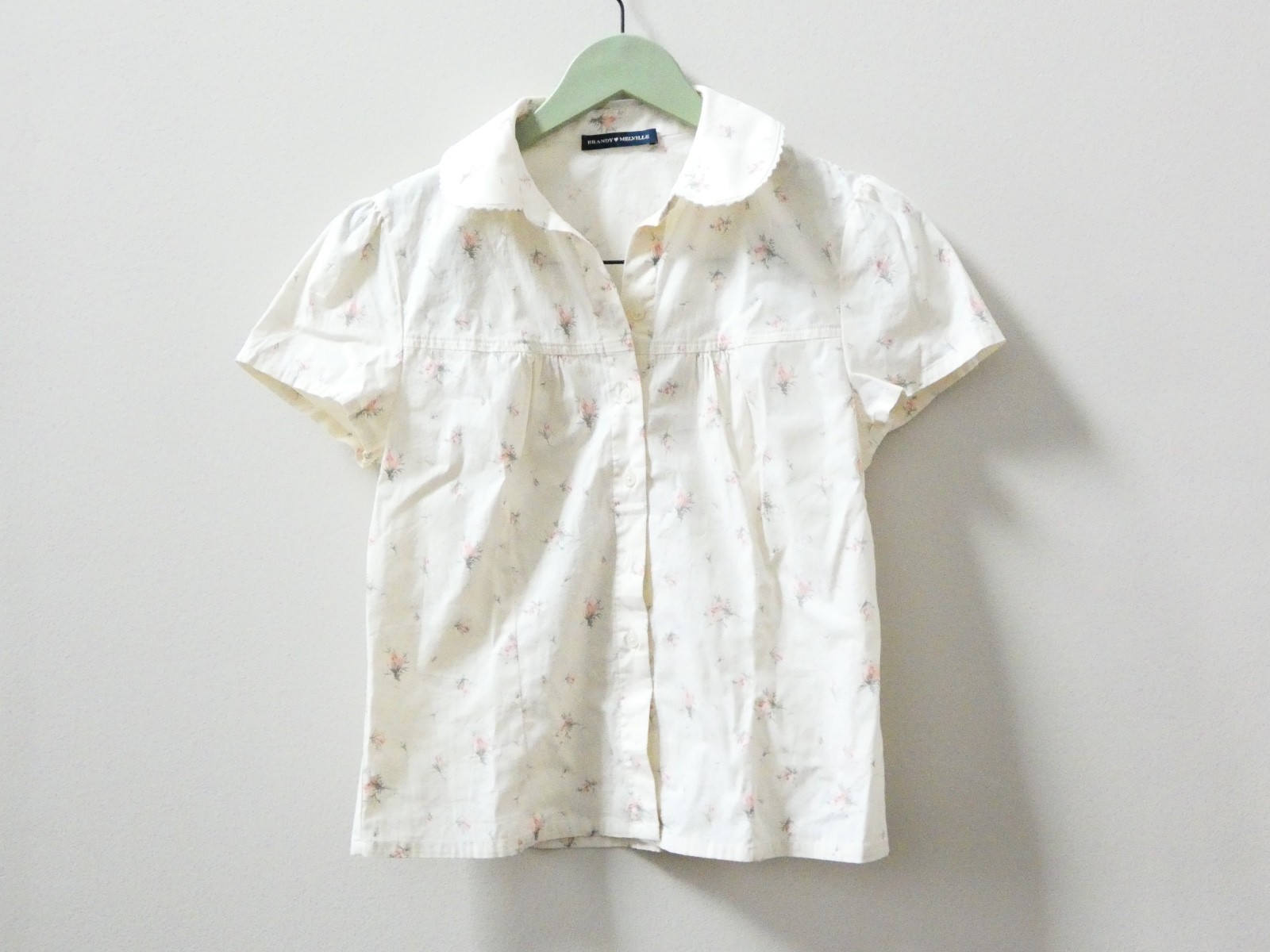 Brandy Melville White Floral Button Up Blouse – Yellow/Cream excellent condition