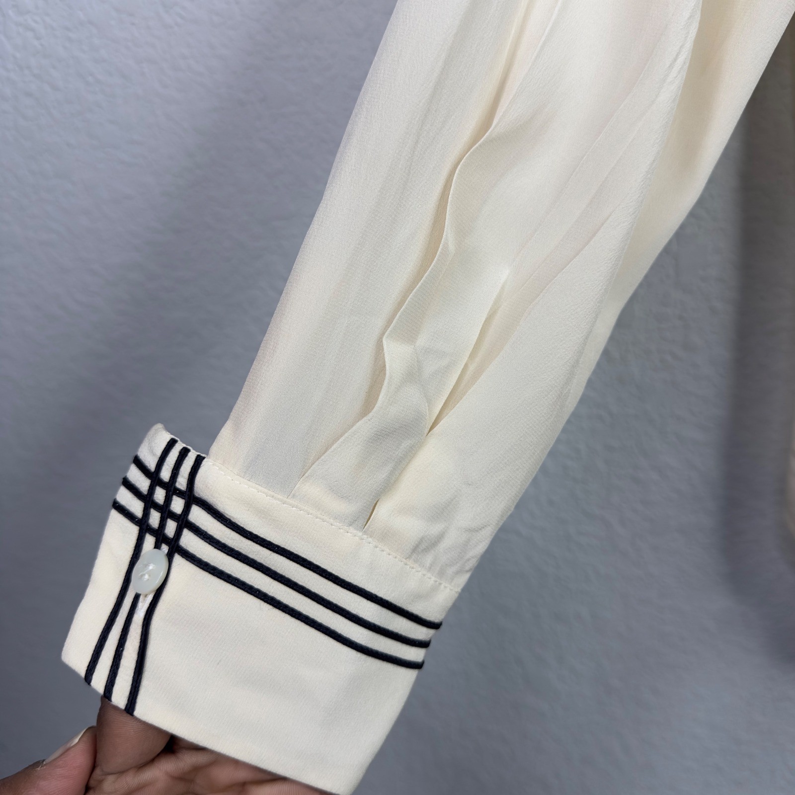 VTG Les Copains Shirt Women IT42/6 Cream Silk Embroidered Old Money Italy Luxury