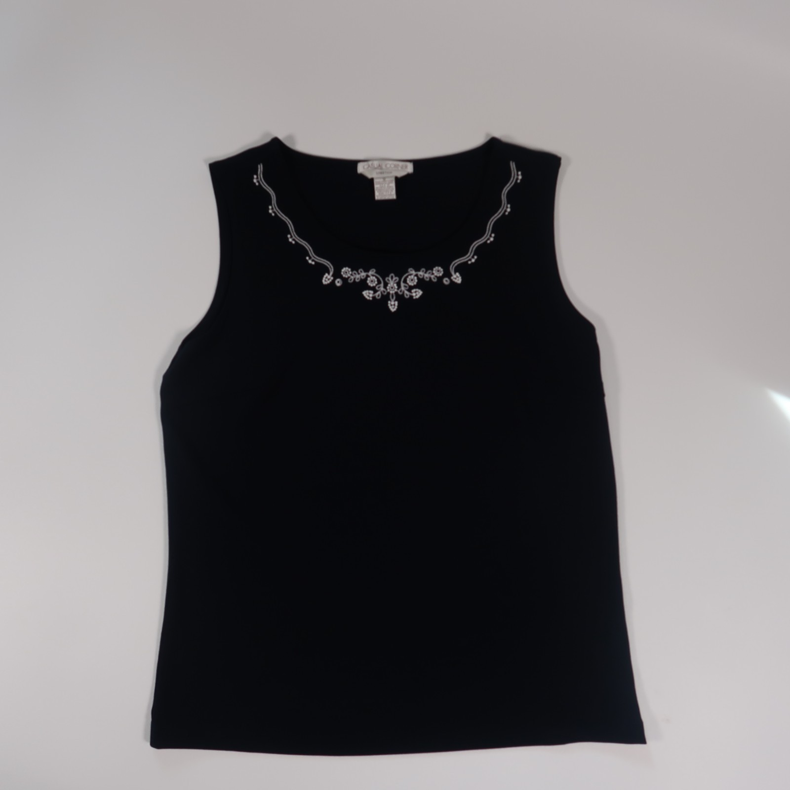 Casual Corner Embroidered Neck Line Tank Top Annex Women’s Sz Small Navy Blue
