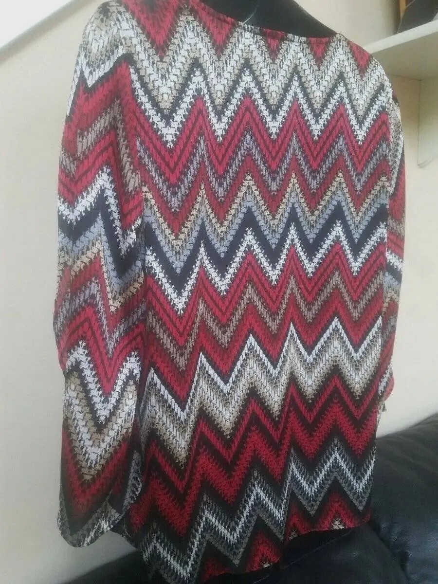 Women’s Blouse Size S Tunic Zig Zag Stripe Shirt Red & Black