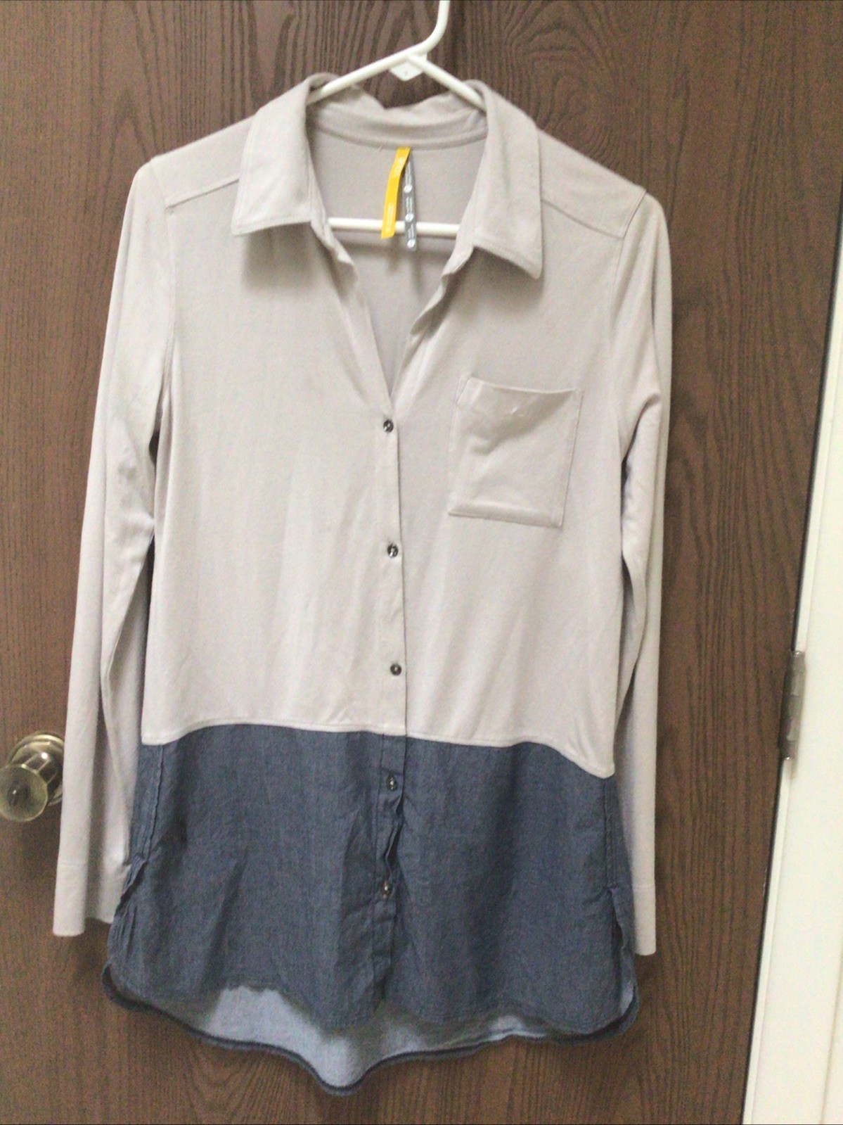 Lole eco stretch tunic top beige gray logo, button down collared, sz M
