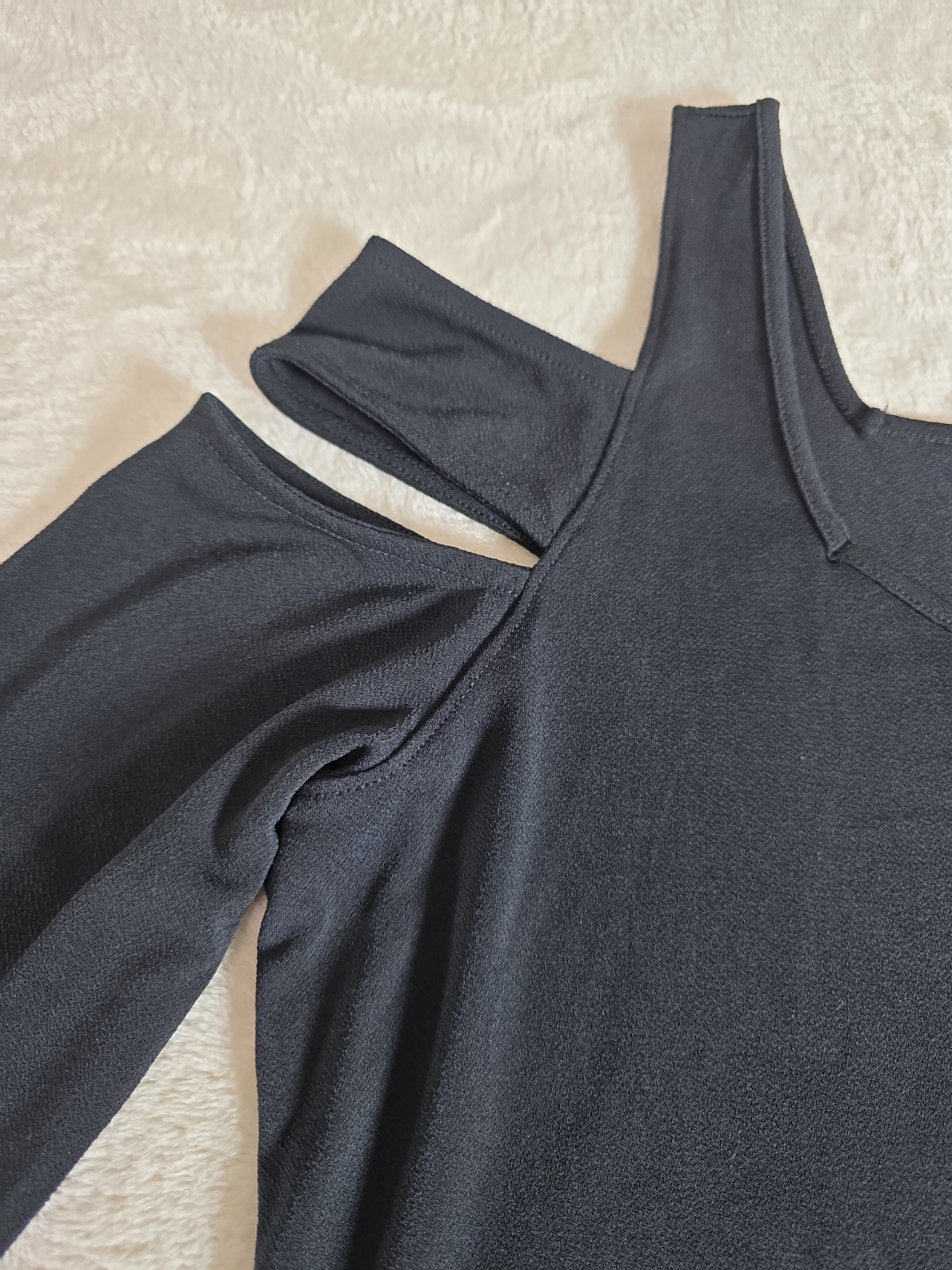 Bold Elements Women’s Size Large Black Cold Shoulder Top New w Tags