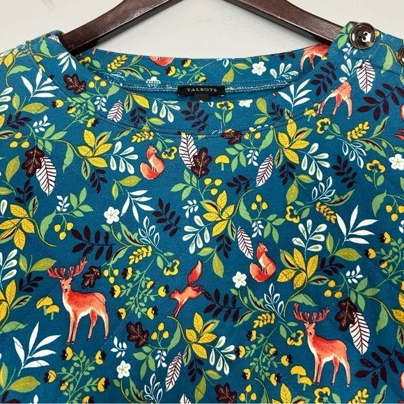 Talbots Quilted Woodland Ditsy Sweatshirt Women’s Size M Button Accents Whimsy