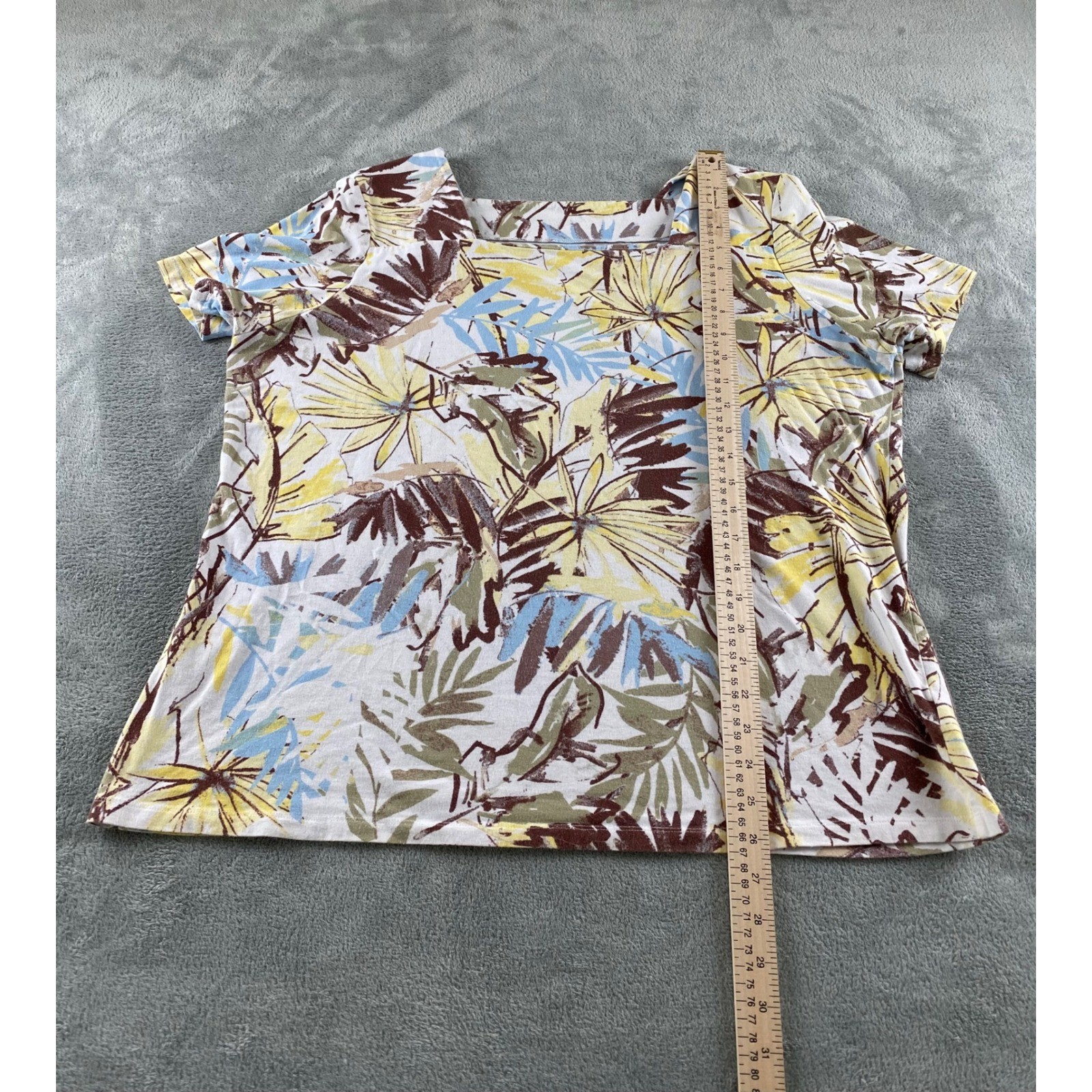 Coral Bay Woman 1X Tropical Palm Leaf Square Neck Short Sleeve Top Brown Yellow
