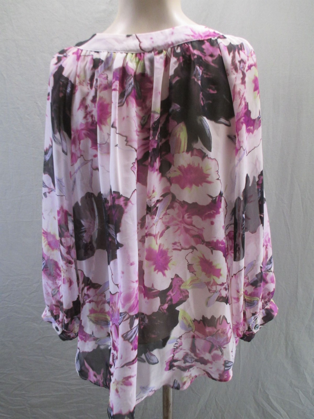 AB Studio Size L Womens Multicolor Floral Buttons Lightweight Beauty Top 046