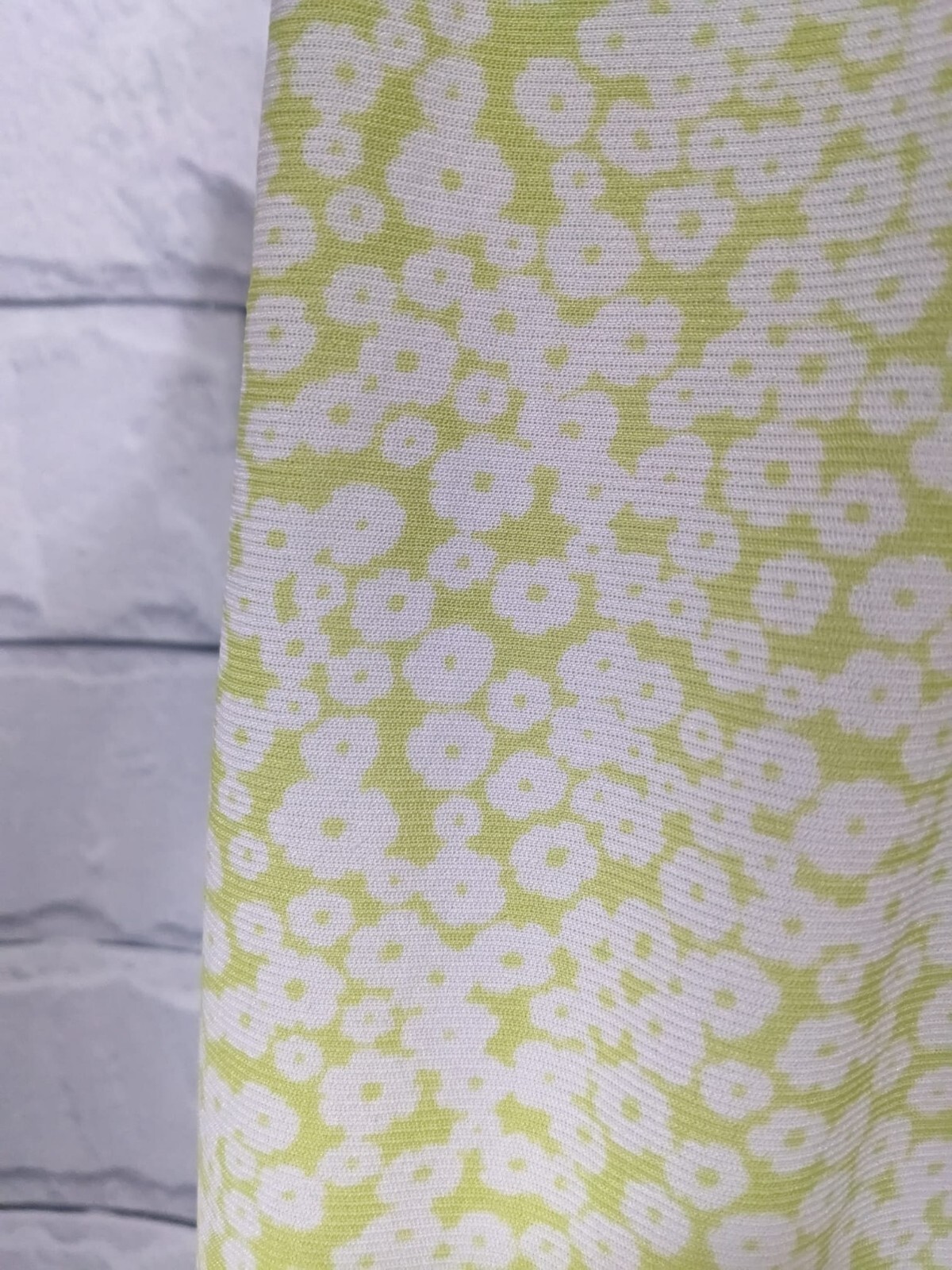 Women’s Green And White Floral Flowing Tank Top Blouse Silky Stretchy Fabric