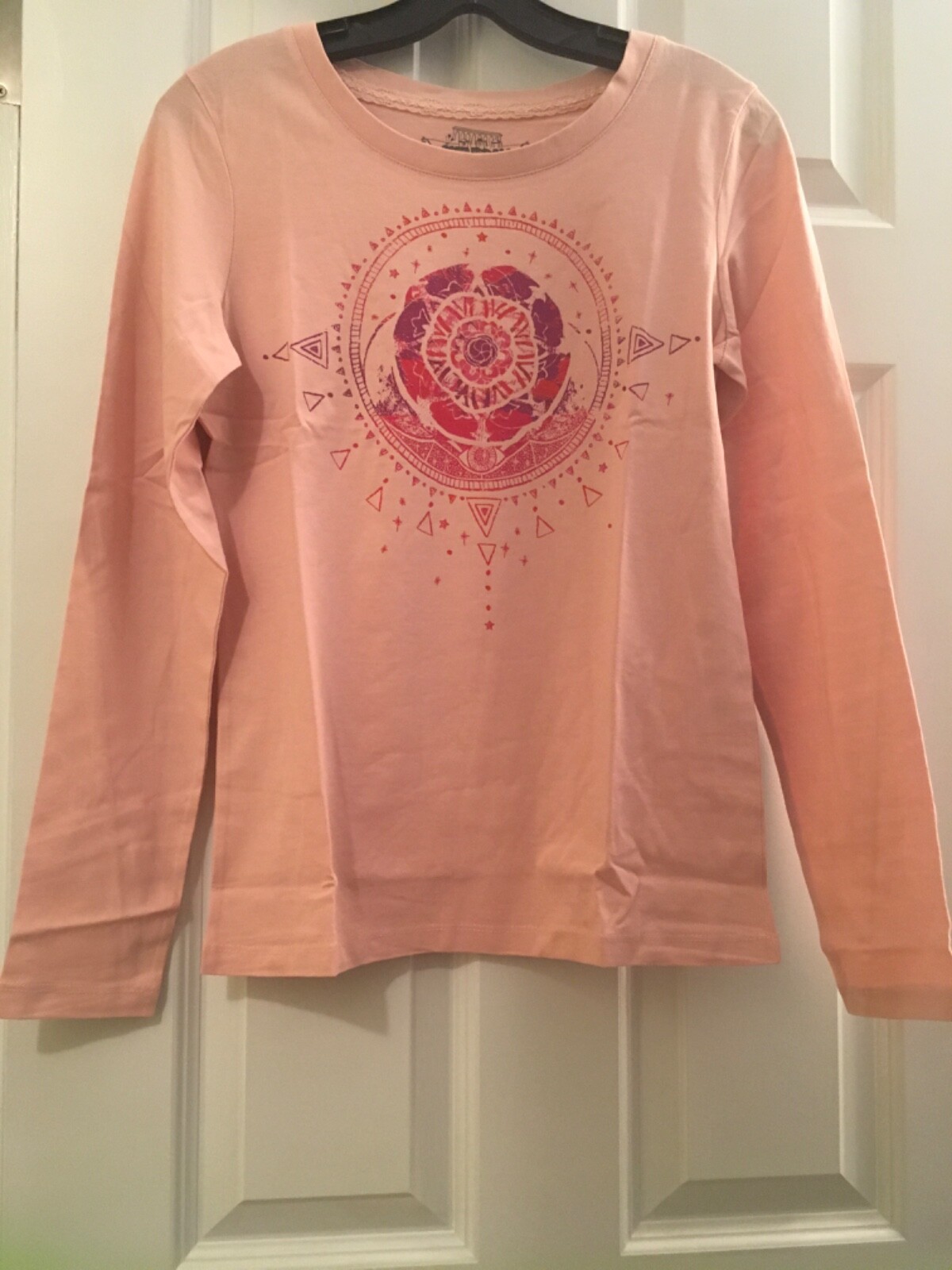 NEW SAHALIE WOMENS SATURDAY MARKET LONG-SLEEVE TEE TSHIRT PINK MOTIF SMALL