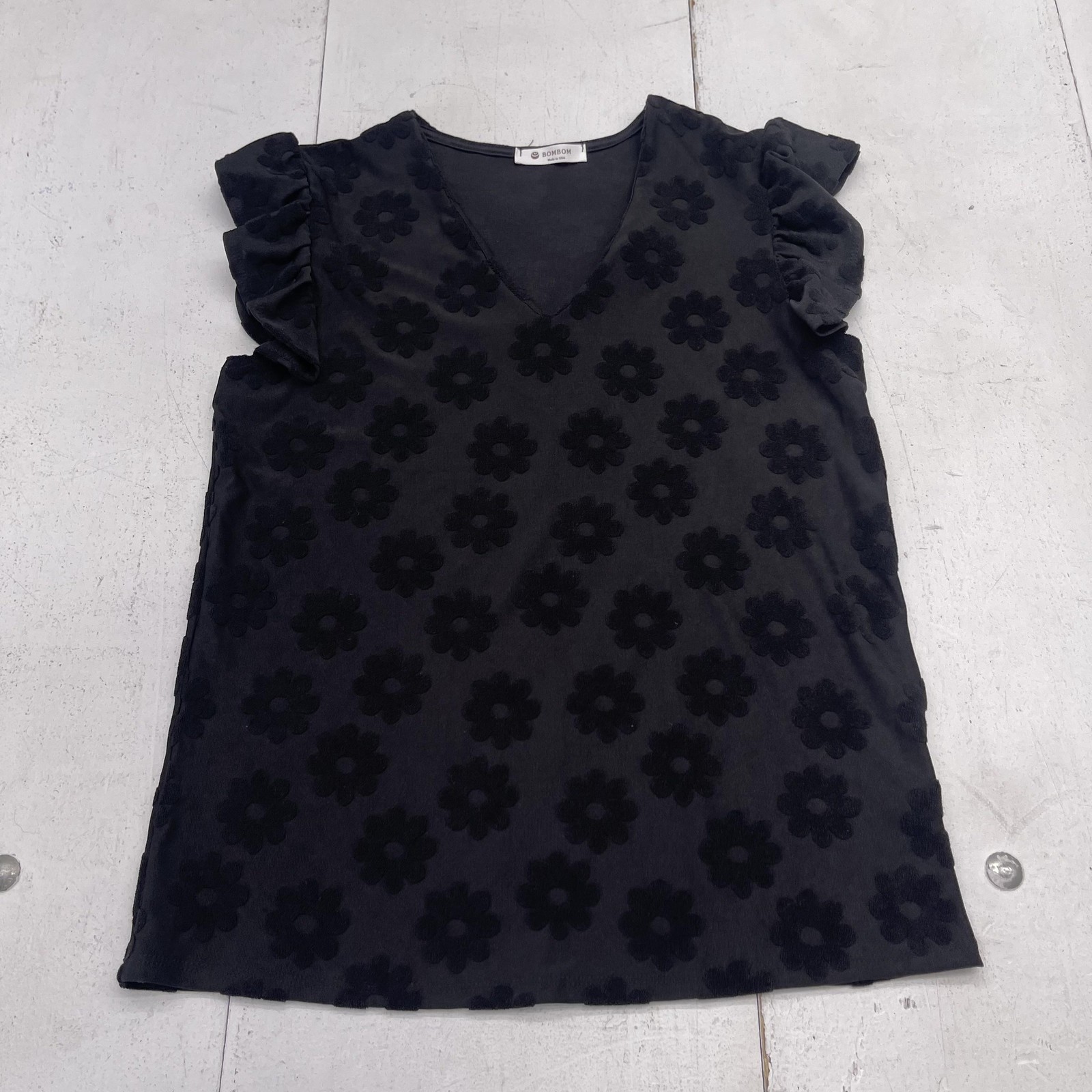 BOMBOM Shirt Womens Small Black V Neck Short Flutter Sleeve Floral Daisy Top