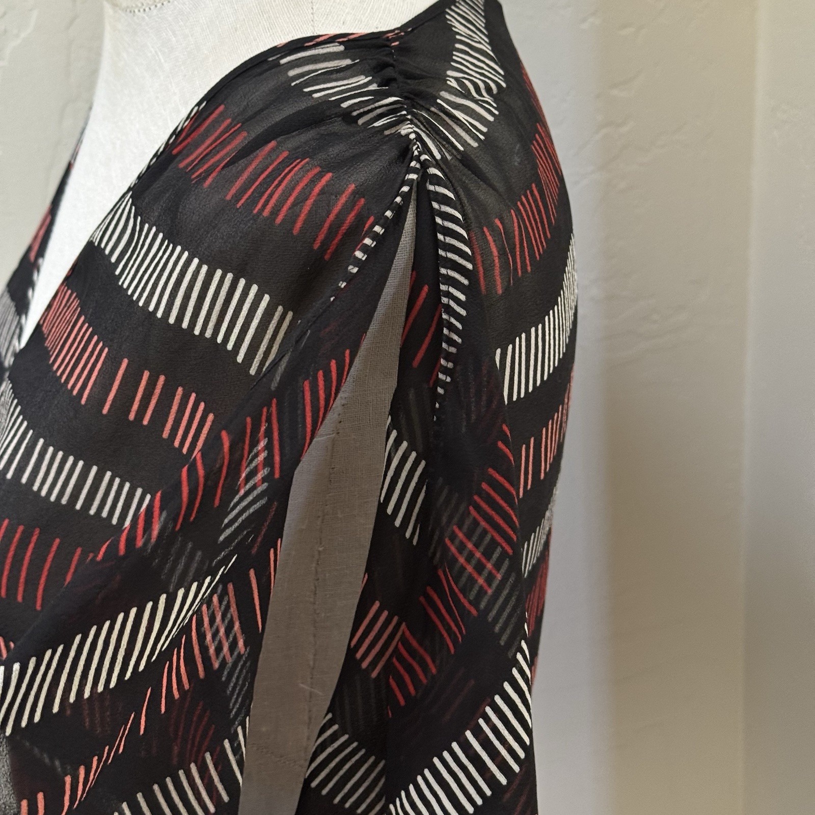 Calvin Klein 100% Silk Sheer Wrap Short Slit Sleeves Black Red White Sz 6