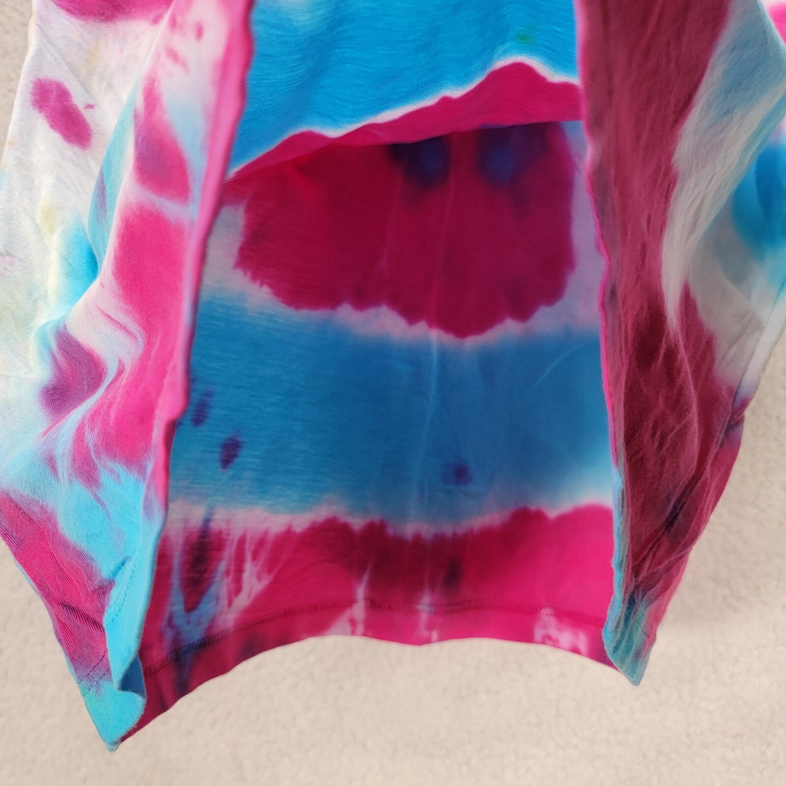 Its Out of LA Magenta Tie Dye Graphic Tee Scoop Neck Extra Slim T Shirt Size M