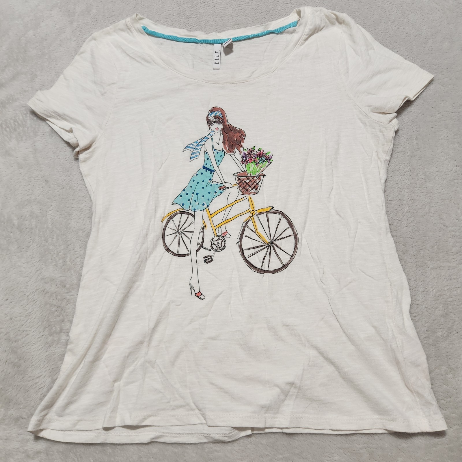 Elle T Tee Shirt Blouse Top Womens Large White Graphic Picture Riding Bicycle