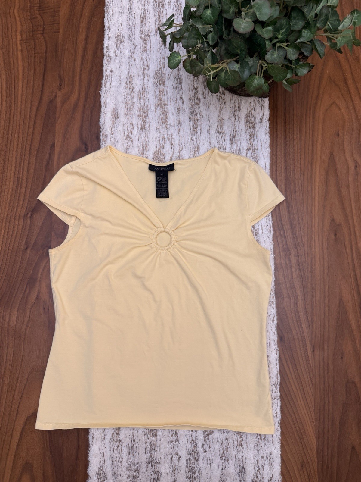 The Limited Yellow Solid Knit Stretch Cap Sleeve V-Neck Ring Pullover Tee M