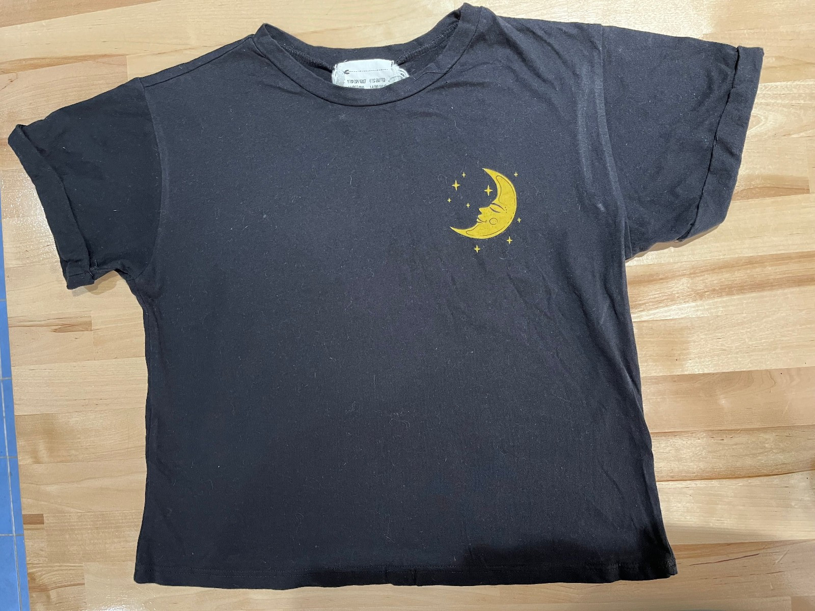 French Pastry Moon Graphics Black Cropped Tshirt – Women’s sz S