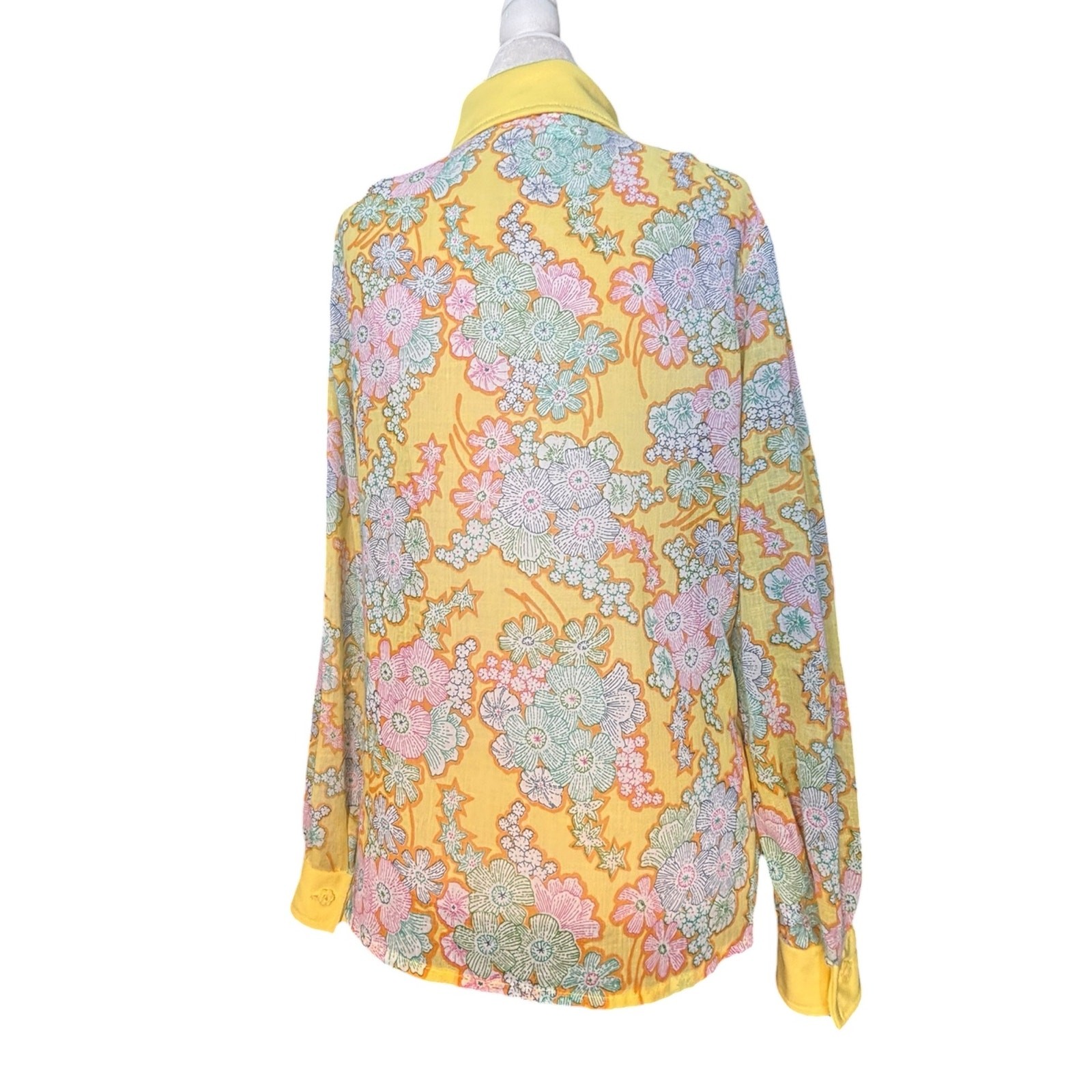 Vintage 70s Floral Mod Disco Blouse Yellow Pastel Dagger Collar Flower Buttons