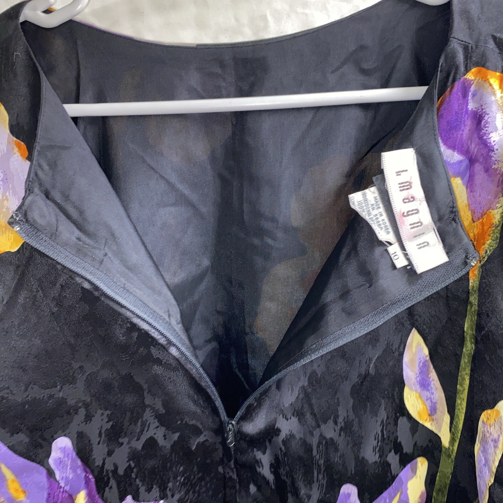 Judith Ann I. Magnin Blouse Size 10 Black Silk Pretty Floral Ruffle Sleeves