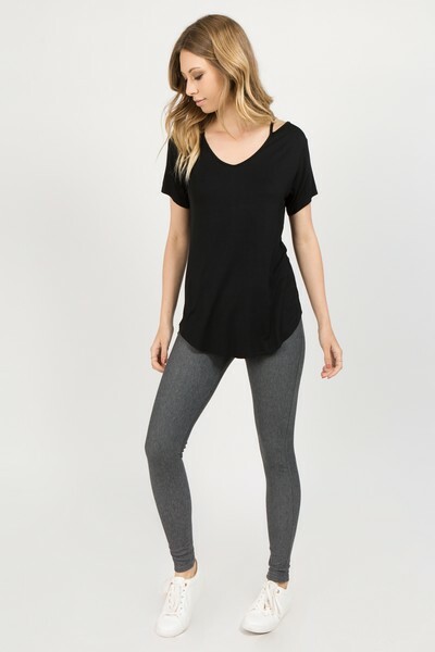 Yelete Lady’s Short Sleeve Knit Top BLACK Sz. LARGE Cut Out V Neck Jersey New