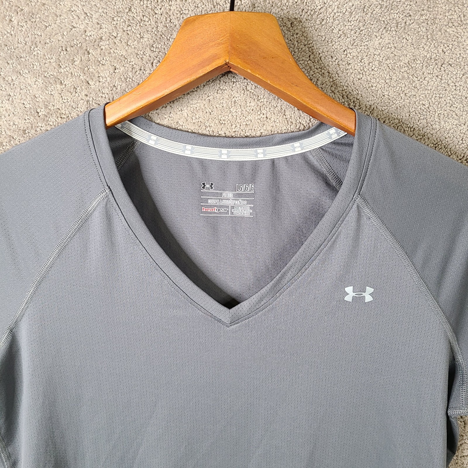 Under Armour Shirt Womens L Gray V Neck Fitted Heatgear Perforated Athletic Top