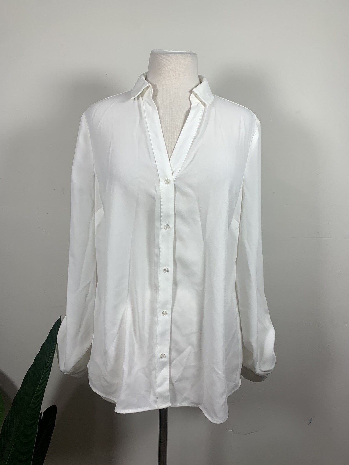 THE LIMITED WOMENS WHITE COLLARED SHIRT, $79