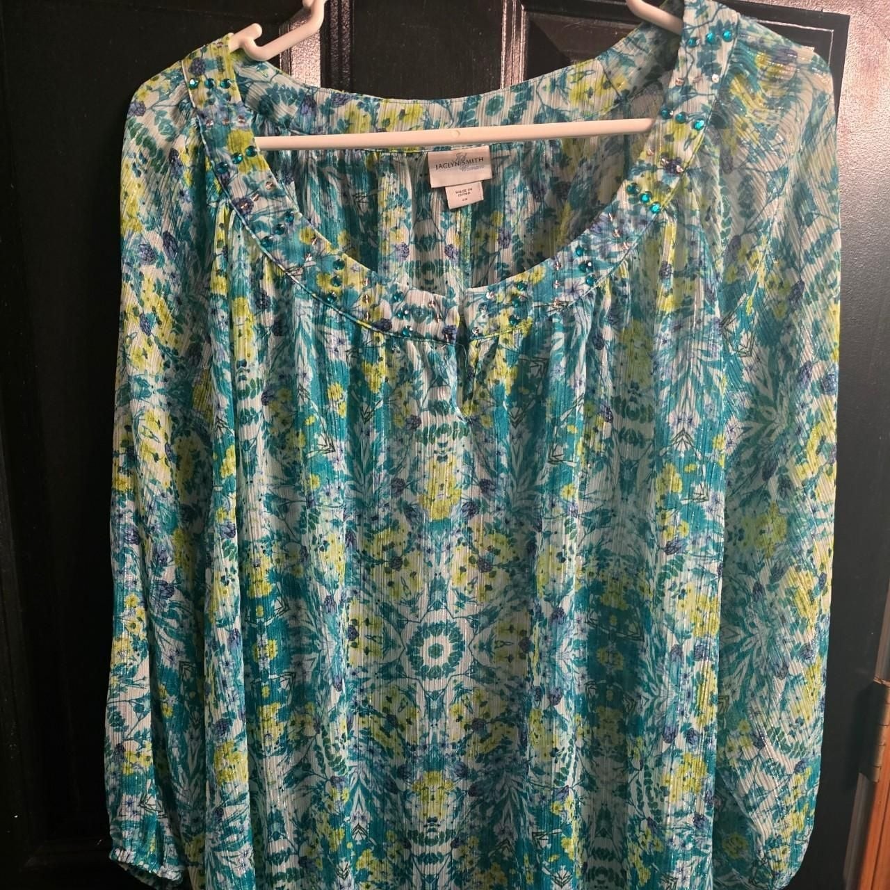 Jaclyn Smith Woman Floral Print Beaded Blouse Size 2X