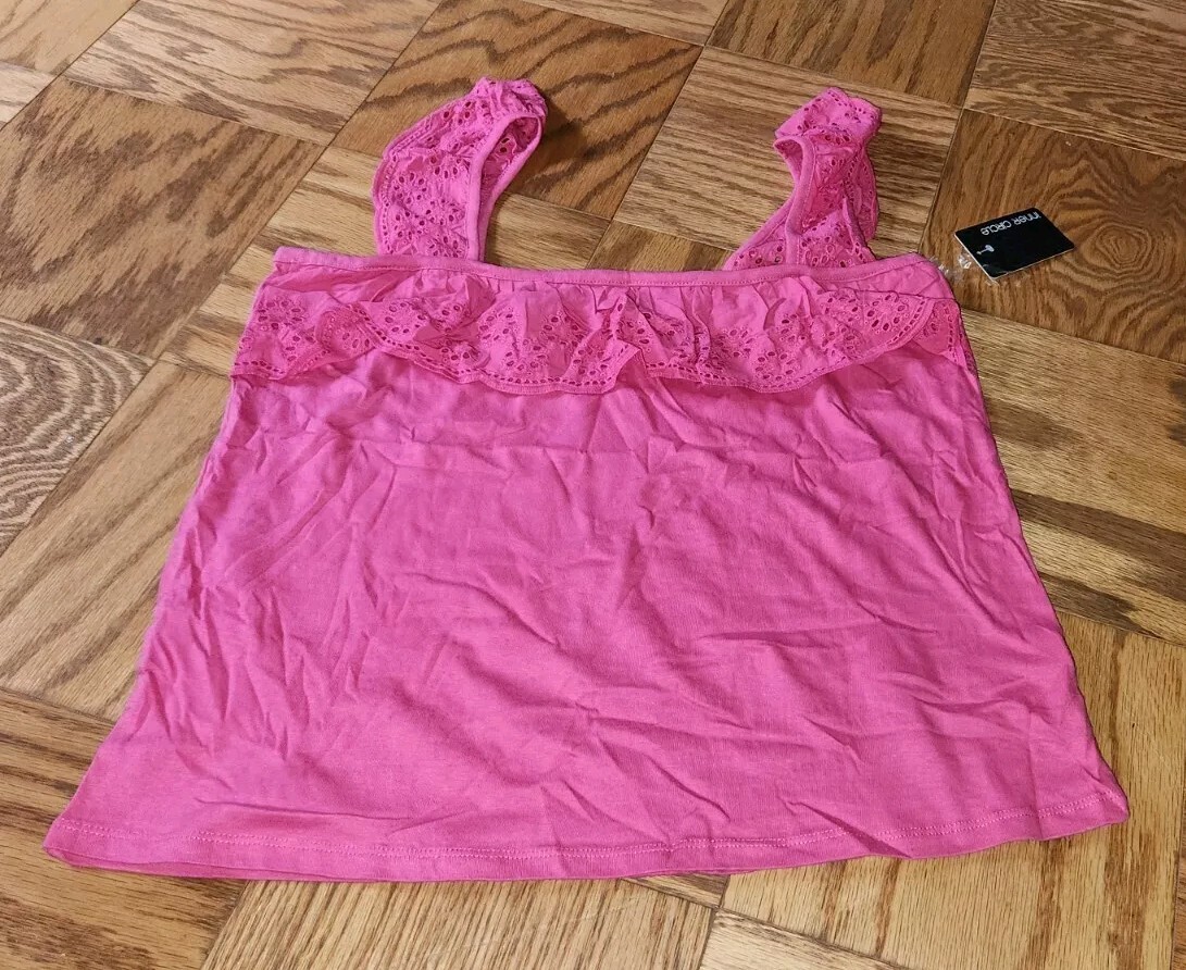 Inner Circle Top Embroidered Size Large