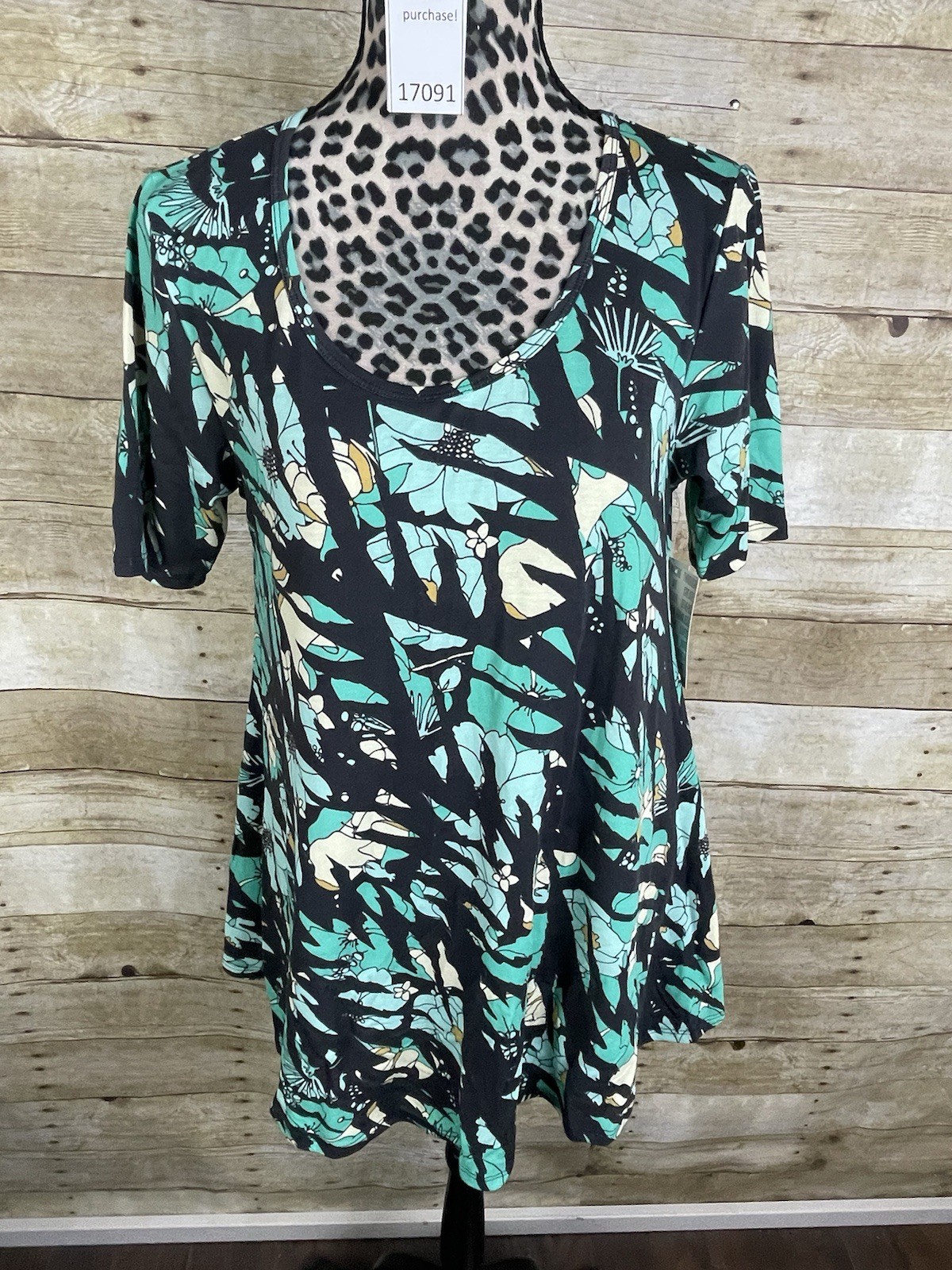 NWT LuLaRoe Perfect T S Women’s Top – Size Small – Beautiful!!!