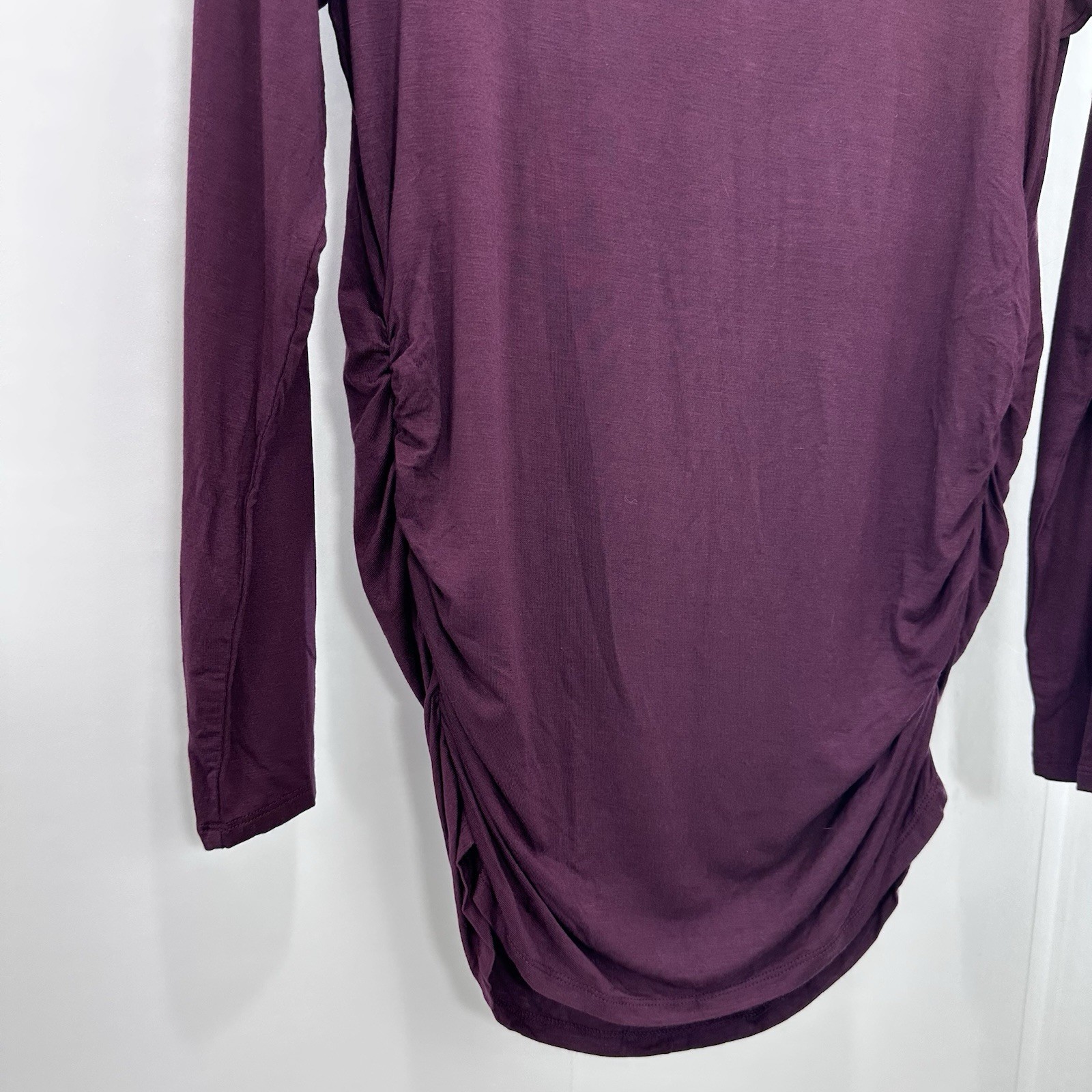 Motherhood Maternity Sz M V-Neck Long Sleeves Side Ruched Maternity Top Tee Plum